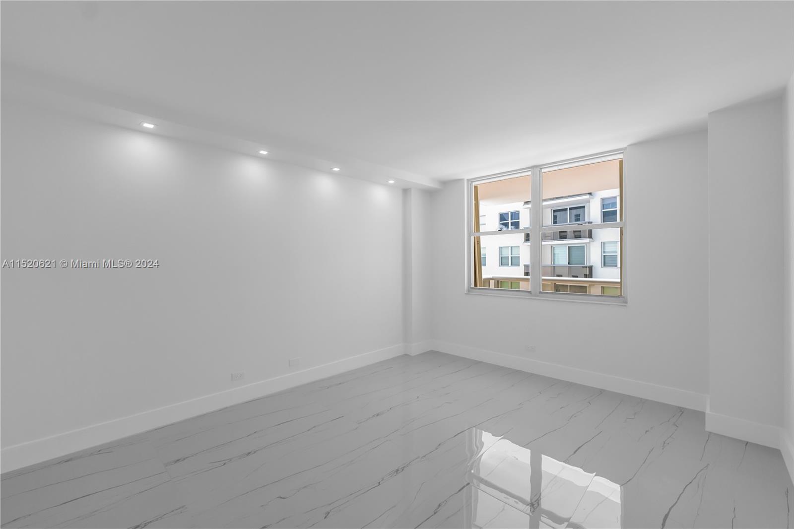 6039 Collins Ave 1514, Miami Beach, Florida 33140, 2 Bedrooms Bedrooms, ,2 BathroomsBathrooms,Residential,For Sale,6039 Collins Ave 1514,A11520621