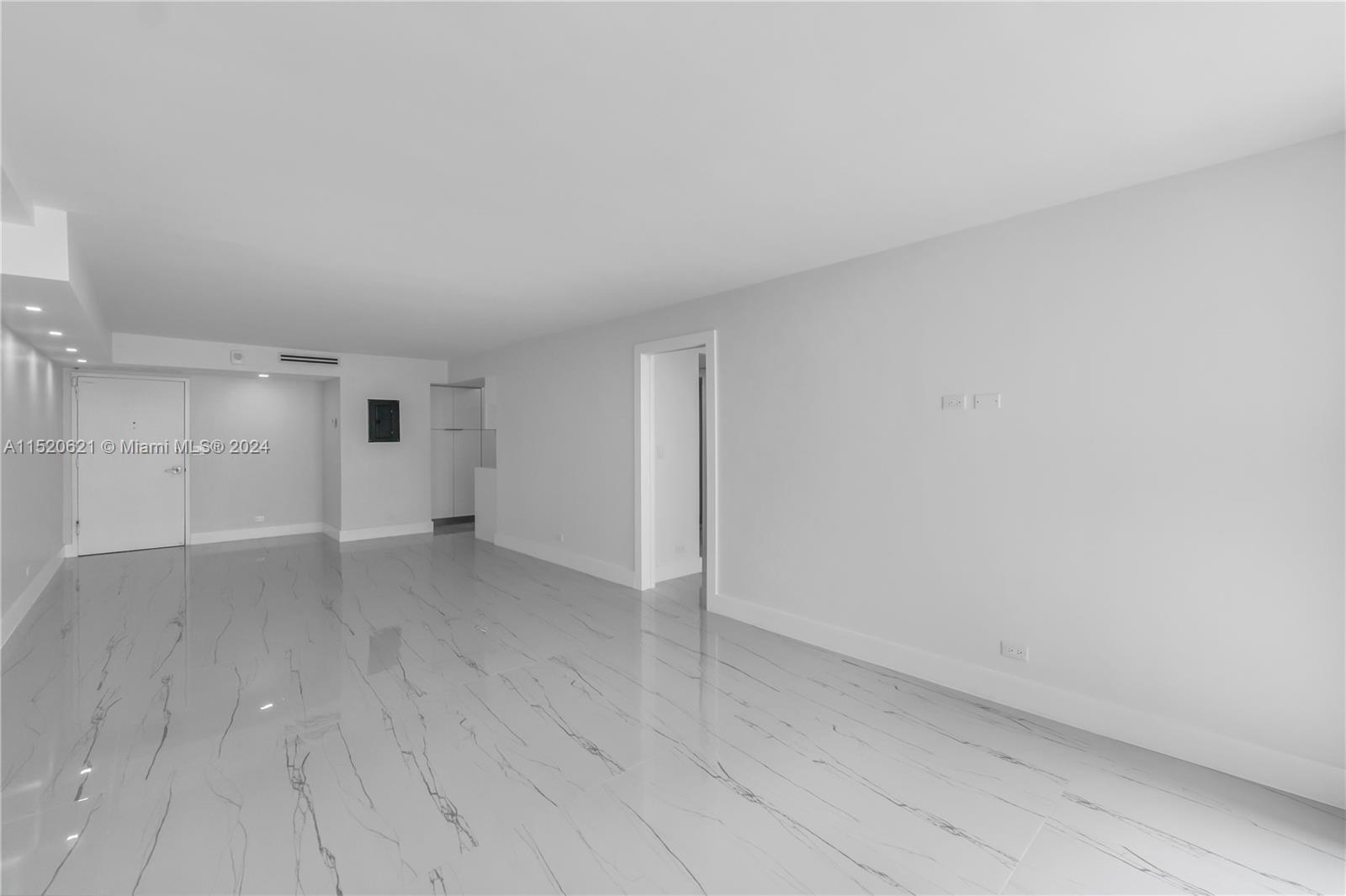 6039 Collins Ave 1514, Miami Beach, Florida 33140, 2 Bedrooms Bedrooms, ,2 BathroomsBathrooms,Residential,For Sale,6039 Collins Ave 1514,A11520621