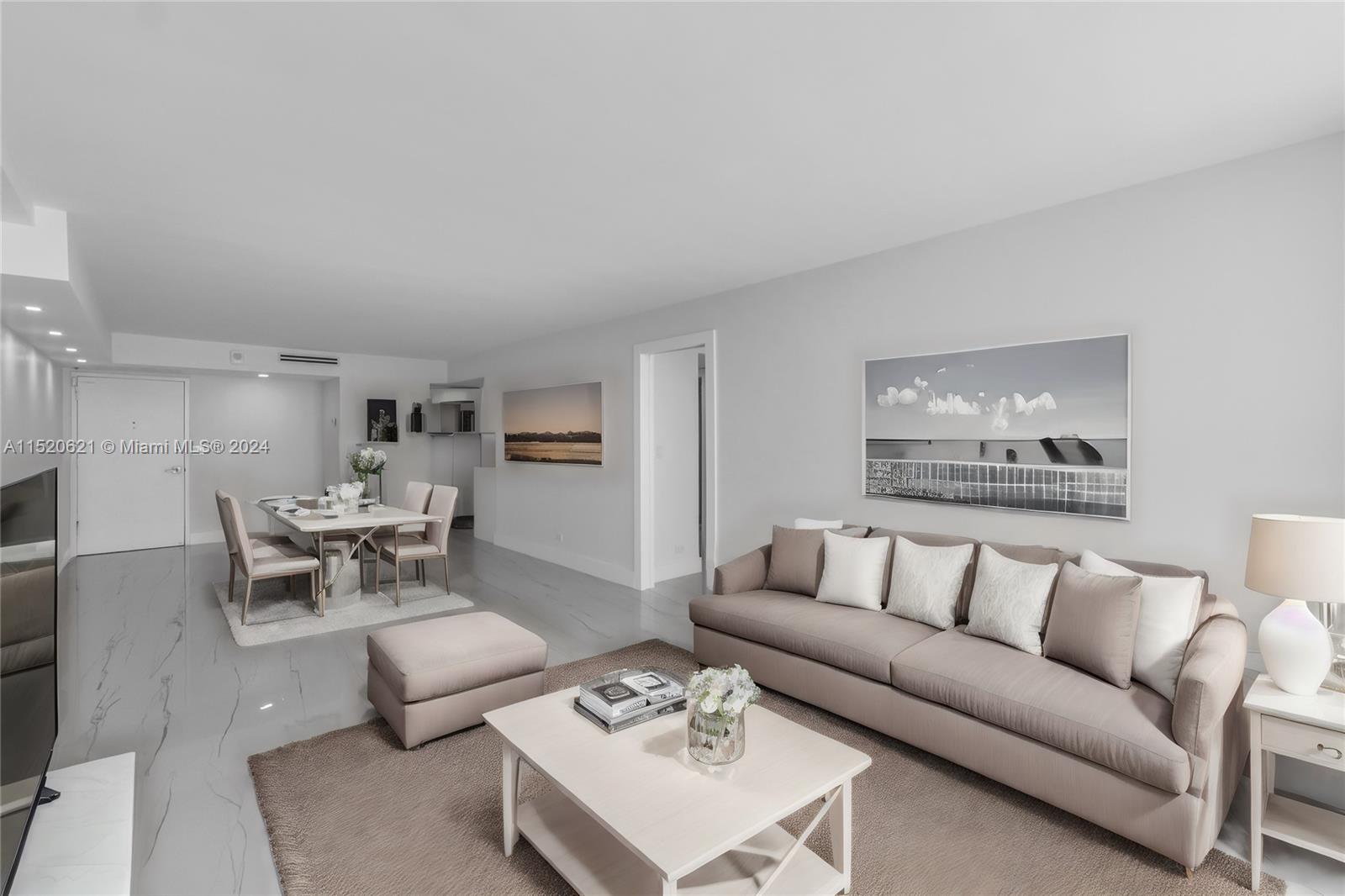 6039 Collins Ave 1514, Miami Beach, Florida 33140, 2 Bedrooms Bedrooms, ,2 BathroomsBathrooms,Residential,For Sale,6039 Collins Ave 1514,A11520621