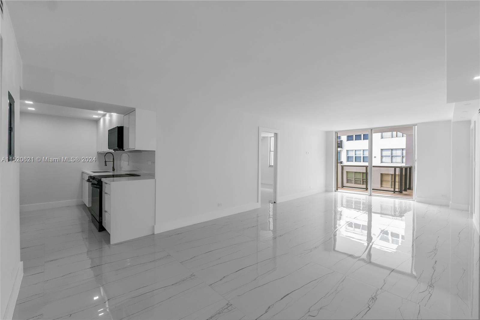 6039 Collins Ave 1514, Miami Beach, Florida 33140, 2 Bedrooms Bedrooms, ,2 BathroomsBathrooms,Residential,For Sale,6039 Collins Ave 1514,A11520621