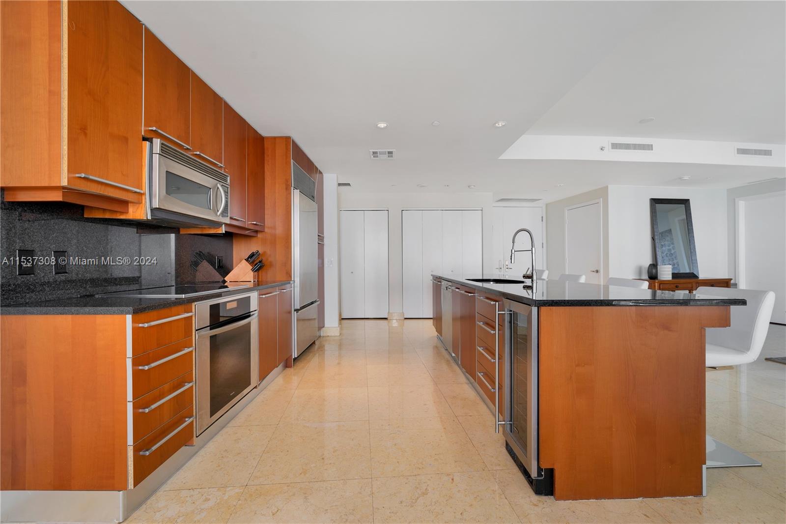 901 Brickell Key Blvd 1407, Miami, Florida 33131, 2 Bedrooms Bedrooms, ,2 BathroomsBathrooms,Residential,For Sale,901 Brickell Key Blvd 1407,A11537308