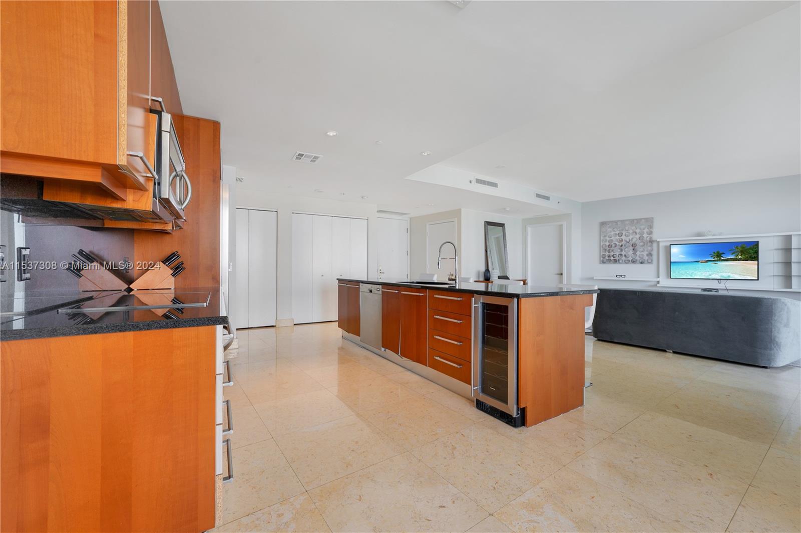 901 Brickell Key Blvd 1407, Miami, Florida 33131, 2 Bedrooms Bedrooms, ,2 BathroomsBathrooms,Residential,For Sale,901 Brickell Key Blvd 1407,A11537308