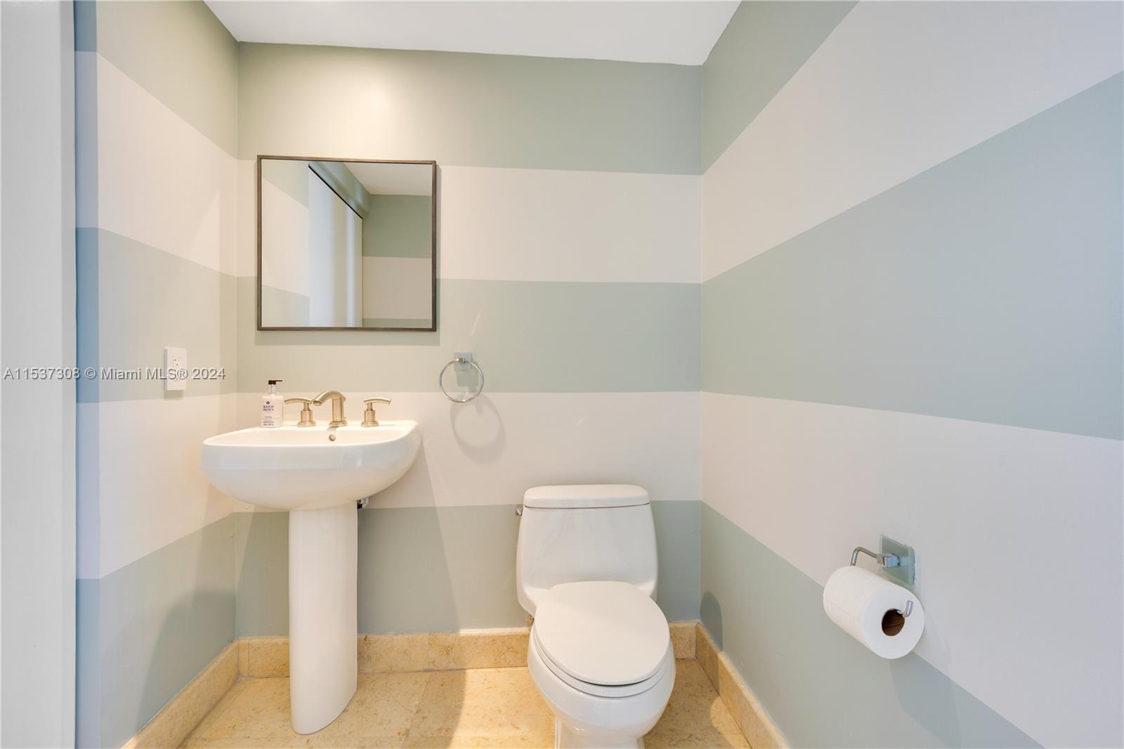 901 Brickell Key Blvd 1407, Miami, Florida 33131, 2 Bedrooms Bedrooms, ,2 BathroomsBathrooms,Residential,For Sale,901 Brickell Key Blvd 1407,A11537308