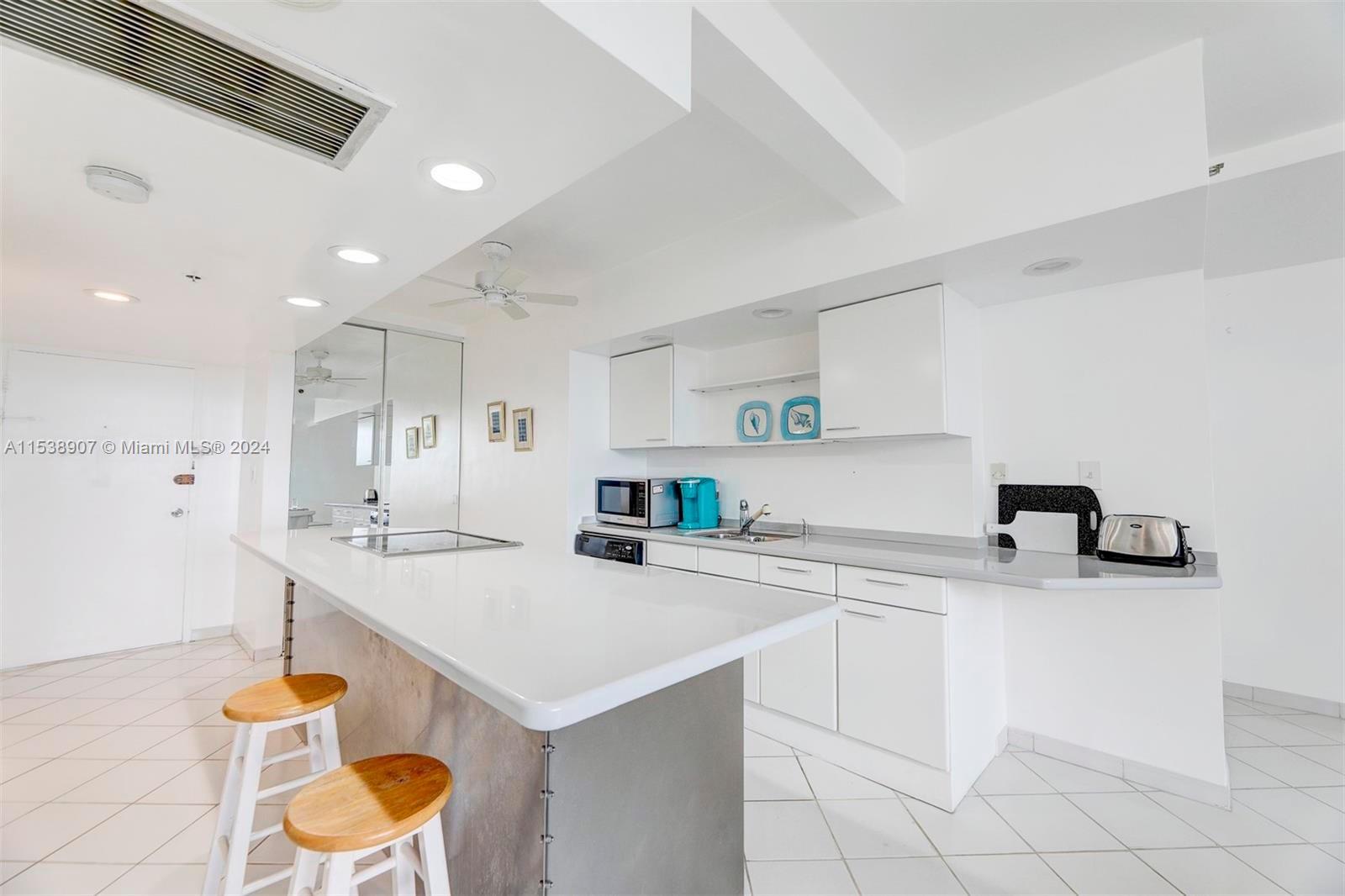 100 Lincoln Rd 515, Miami Beach, Florida 33139, ,1 BathroomBathrooms,Residentiallease,For Rent,100 Lincoln Rd 515,A11538907