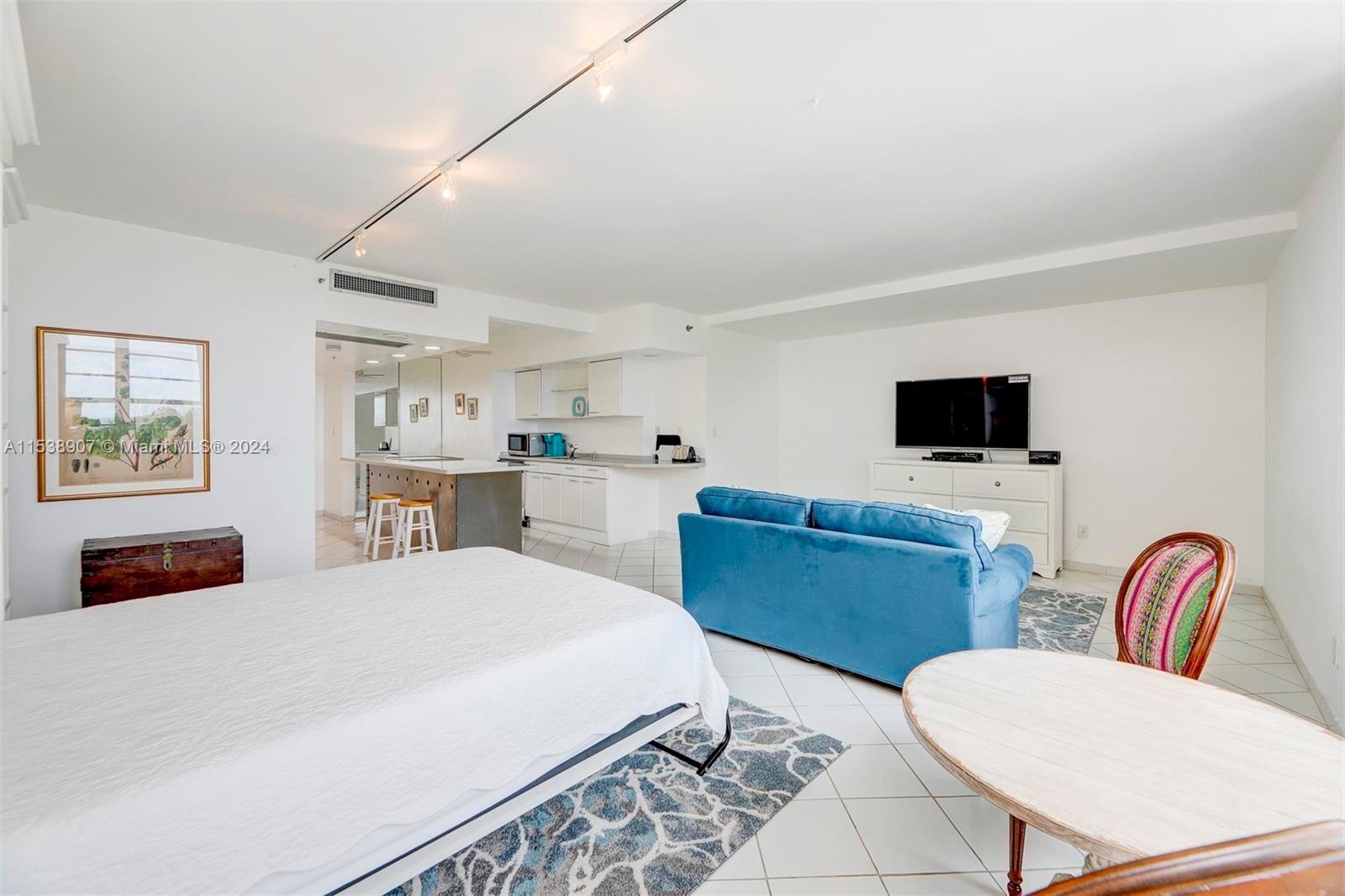 100 Lincoln Rd 515, Miami Beach, Florida 33139, ,1 BathroomBathrooms,Residentiallease,For Rent,100 Lincoln Rd 515,A11538907