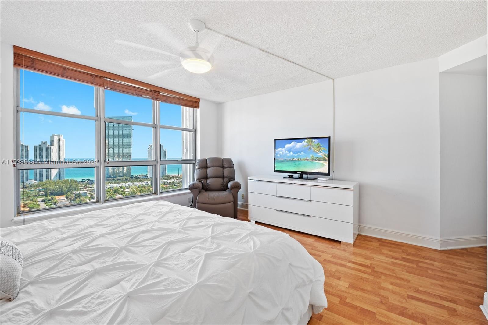19195 36th Ct, Aventura, FL, 33180 United States, 2 Bedrooms Bedrooms, ,2 BathroomsBathrooms,Residential,For Sale,36th Ct,A11538638