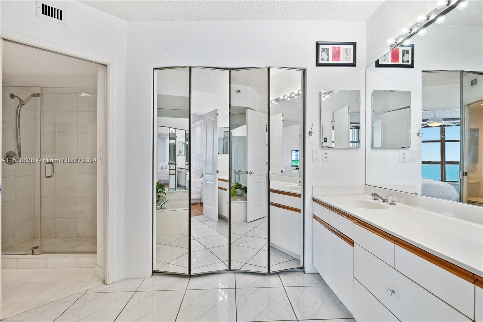 19195 36th Ct, Aventura, FL, 33180 United States, 2 Bedrooms Bedrooms, ,2 BathroomsBathrooms,Residential,For Sale,36th Ct,A11538638