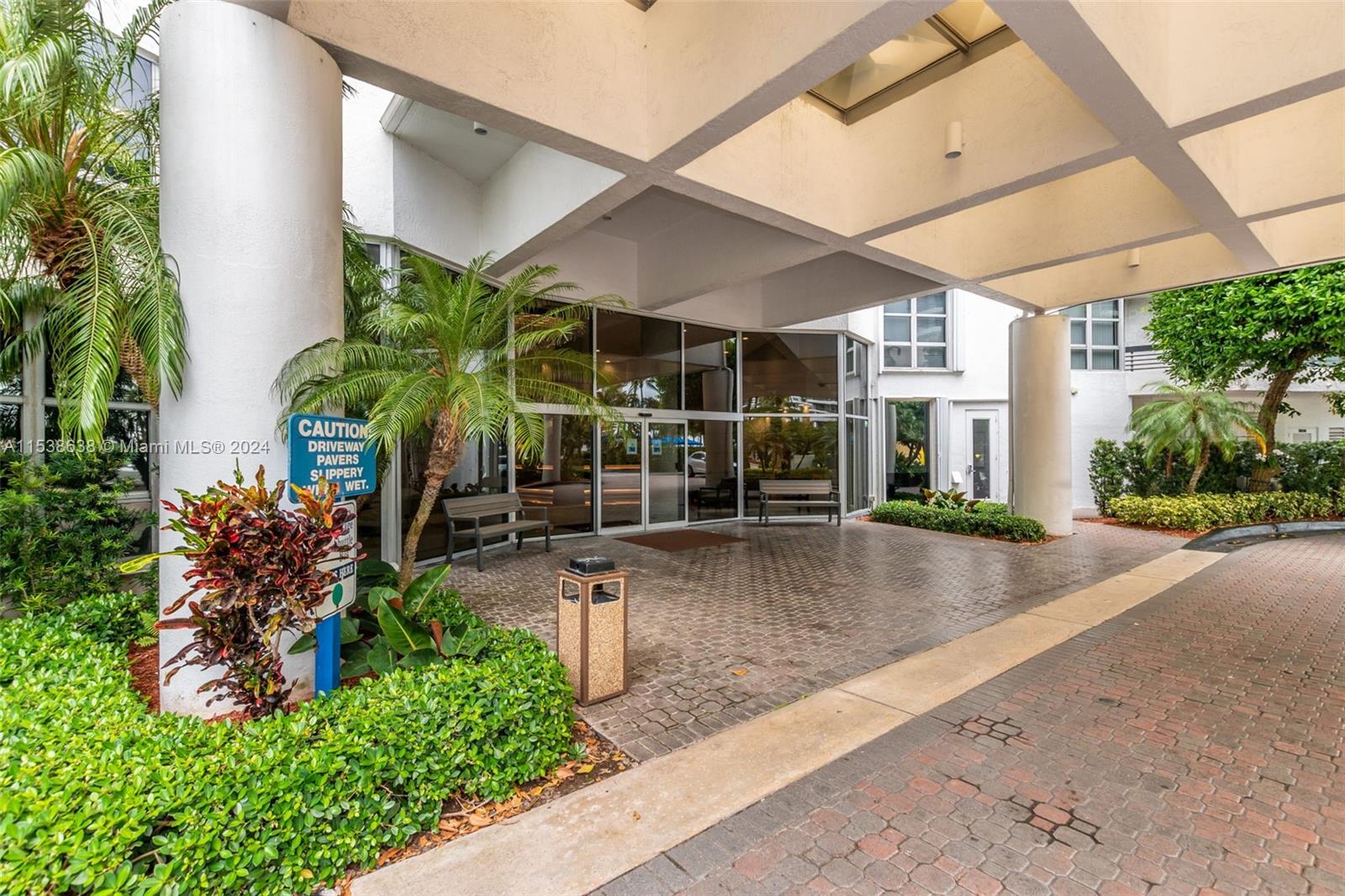 19195 36th Ct, Aventura, FL, 33180 United States, 2 Bedrooms Bedrooms, ,2 BathroomsBathrooms,Residential,For Sale,36th Ct,A11538638