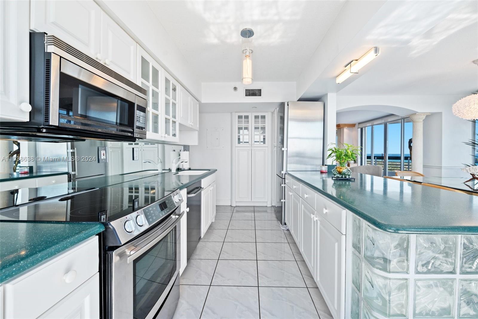 19195 36th Ct, Aventura, FL, 33180 United States, 2 Bedrooms Bedrooms, ,2 BathroomsBathrooms,Residential,For Sale,36th Ct,A11538638