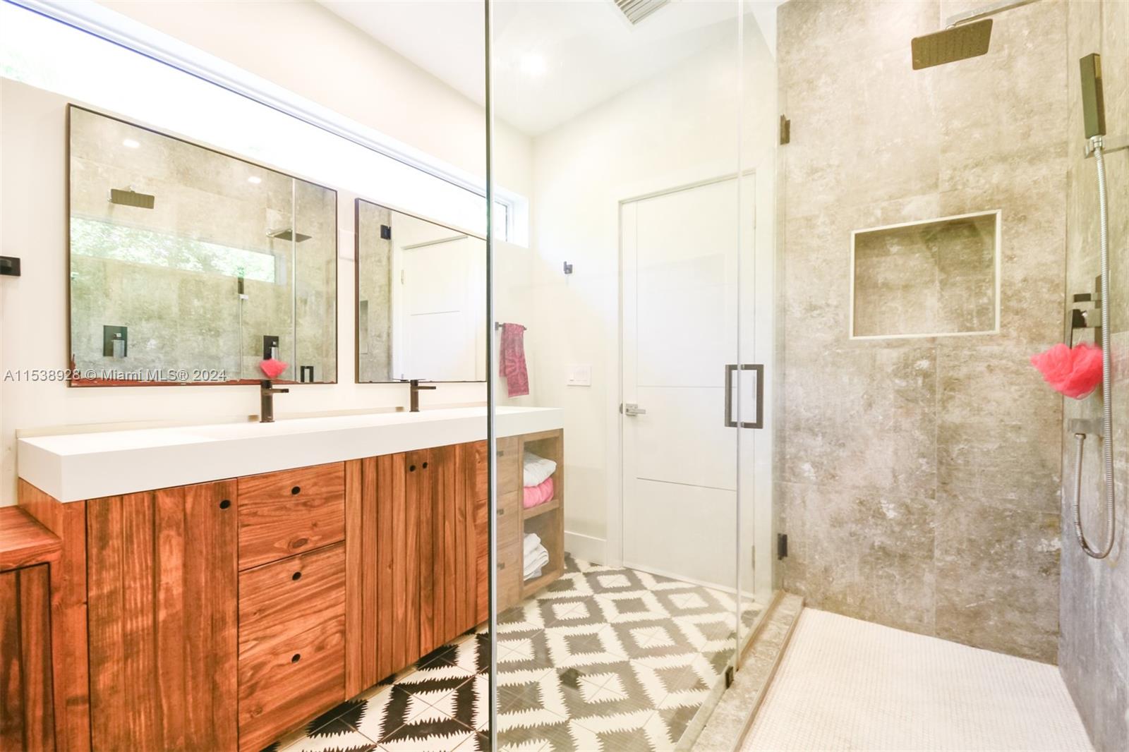 5201 NE 5th Ave, Miami, Florida 33137, 5 Bedrooms Bedrooms, ,4 BathroomsBathrooms,Residential,For Sale,5201 NE 5th Ave,A11538928