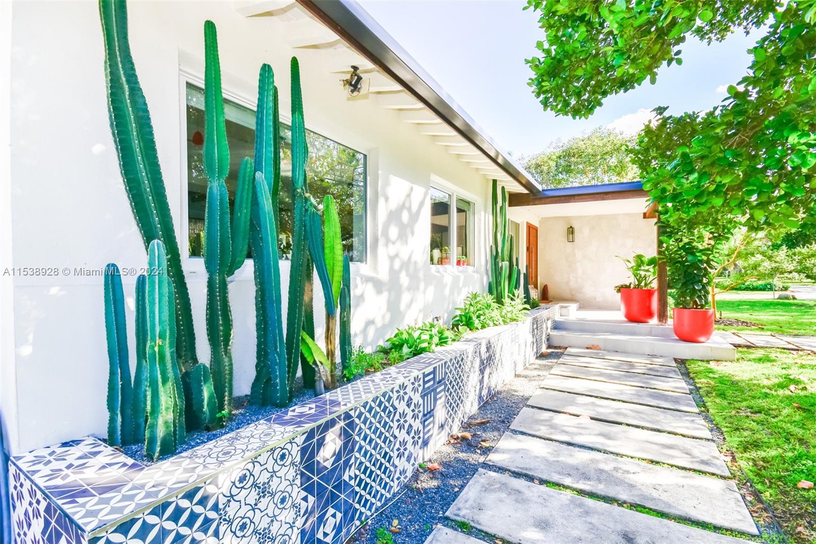 5201 NE 5th Ave, Miami, Florida 33137, 5 Bedrooms Bedrooms, ,4 BathroomsBathrooms,Residential,For Sale,5201 NE 5th Ave,A11538928