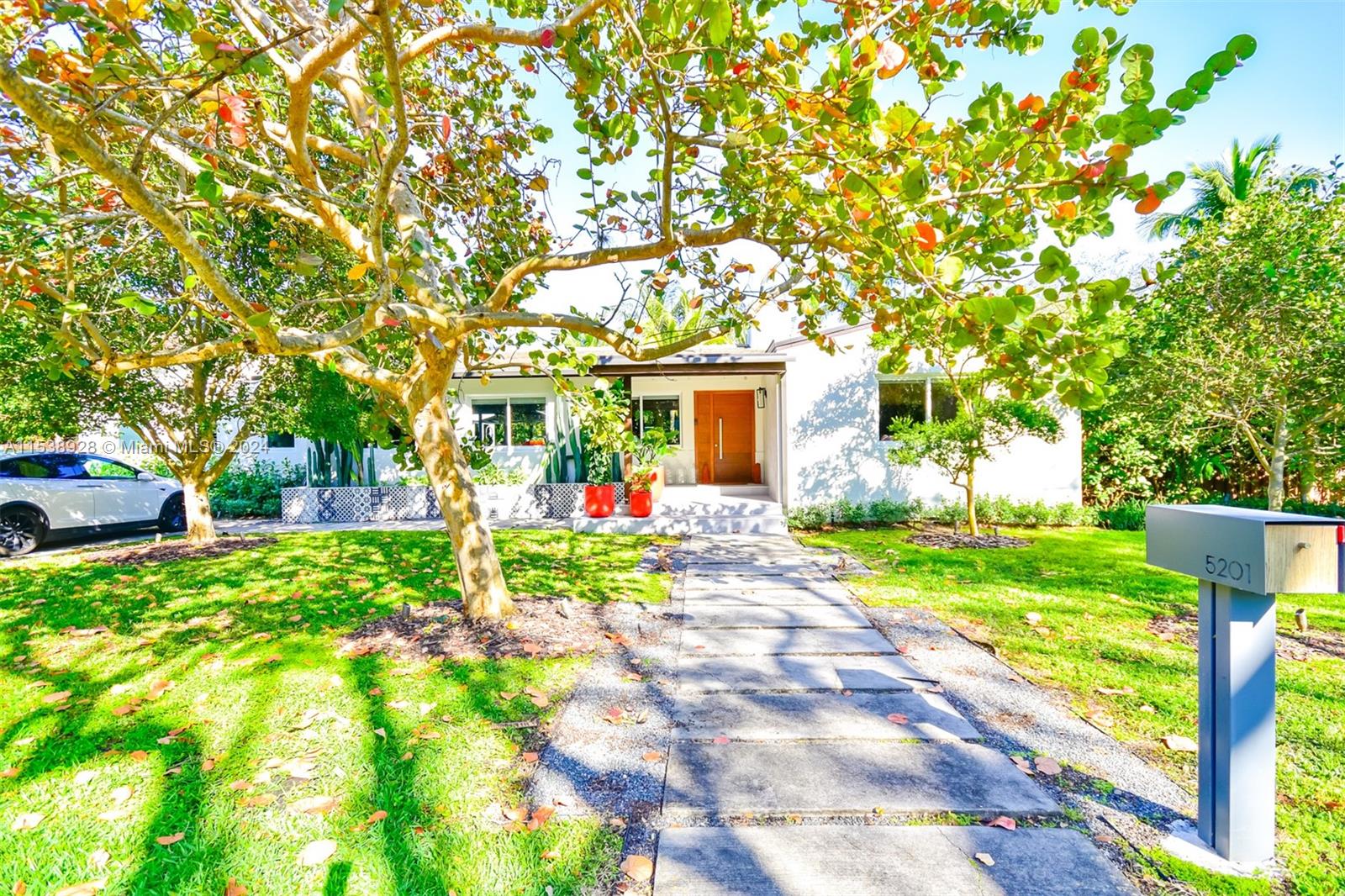 5201 NE 5th Ave, Miami, Florida 33137, 5 Bedrooms Bedrooms, ,4 BathroomsBathrooms,Residential,For Sale,5201 NE 5th Ave,A11538928