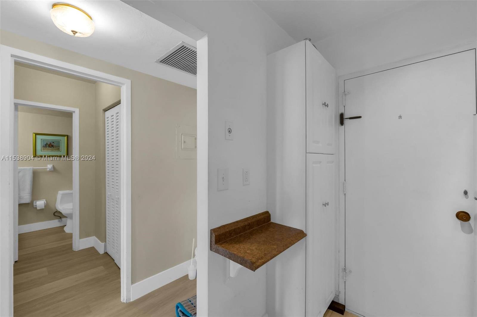 2899 Collins Ave 850, Miami Beach, Florida 33140, ,1 BathroomBathrooms,Residential,For Sale,2899 Collins Ave 850,A11538904