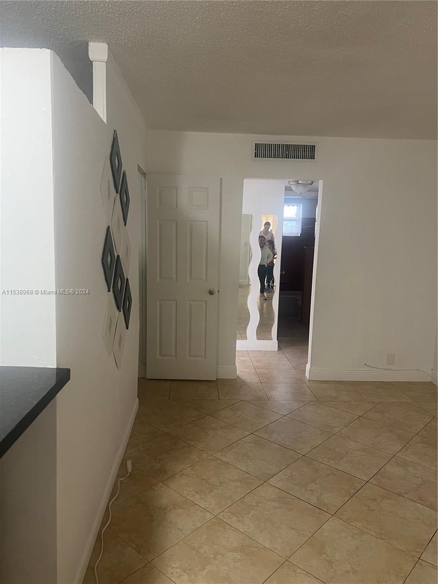 1100 NE 1st Ct 316, Hallandale Beach, Florida 33009, 1 Bedroom Bedrooms, ,1 BathroomBathrooms,Residentiallease,For Rent,1100 NE 1st Ct 316,A11538968