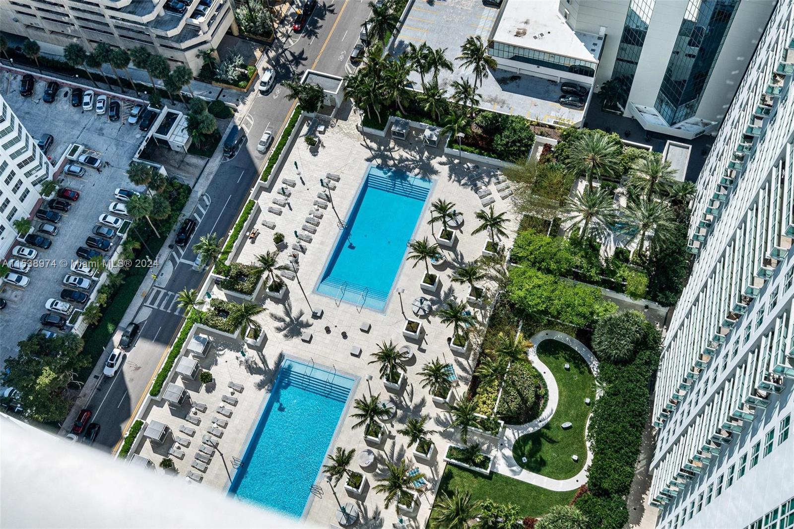950 Brickell Bay Dr 4203, Miami, Florida 33131, 1 Bedroom Bedrooms, ,1 BathroomBathrooms,Residential,For Sale,950 Brickell Bay Dr 4203,A11538974
