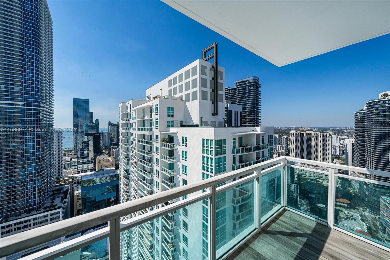 950 Brickell Bay Dr 4203, Miami, Florida 33131, 1 Bedroom Bedrooms, ,1 BathroomBathrooms,Residential,For Sale,950 Brickell Bay Dr 4203,A11538974