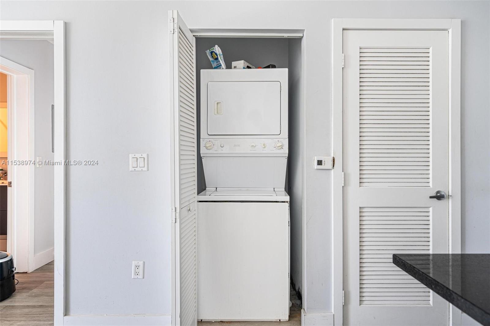 950 Brickell Bay Dr 4203, Miami, Florida 33131, 1 Bedroom Bedrooms, ,1 BathroomBathrooms,Residential,For Sale,950 Brickell Bay Dr 4203,A11538974
