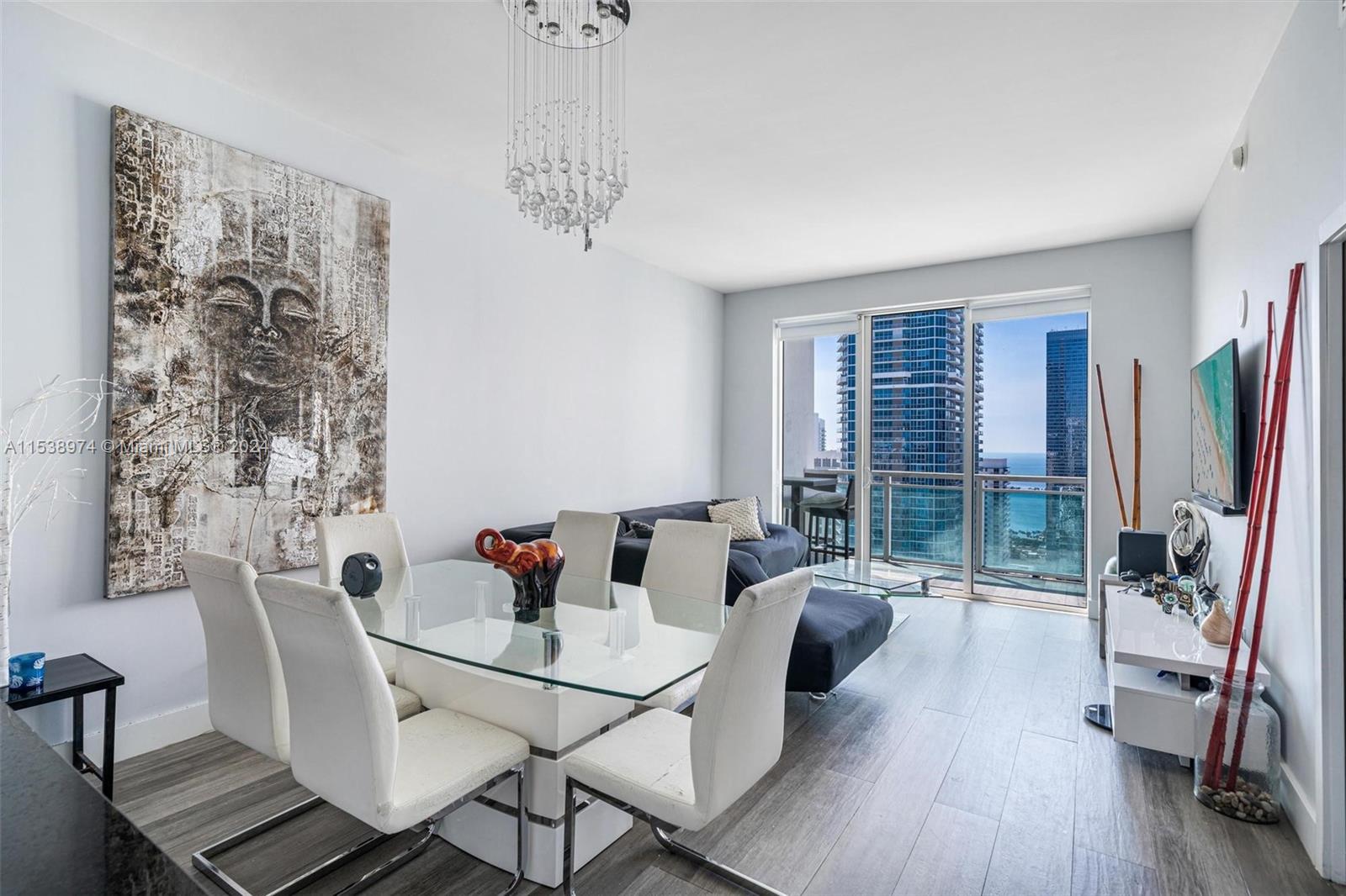 950 Brickell Bay Dr 4203, Miami, Florida 33131, 1 Bedroom Bedrooms, ,1 BathroomBathrooms,Residential,For Sale,950 Brickell Bay Dr 4203,A11538974