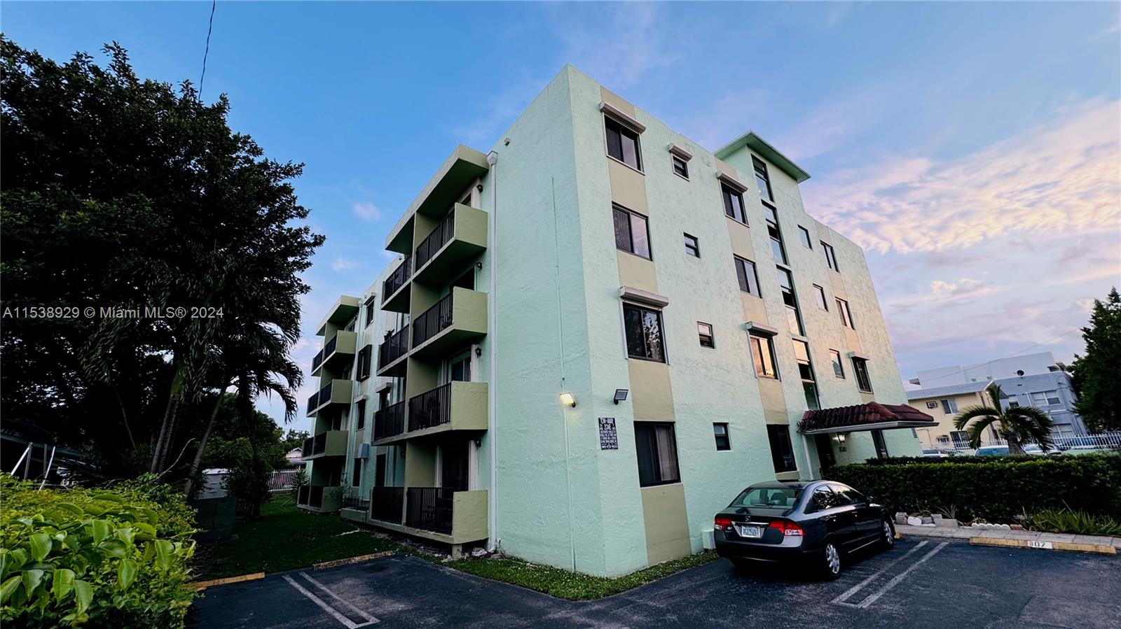 1530 SW 2nd St 401, Miami, Florida 33135, 2 Bedrooms Bedrooms, ,1 BathroomBathrooms,Residentiallease,For Rent,1530 SW 2nd St 401,A11538929