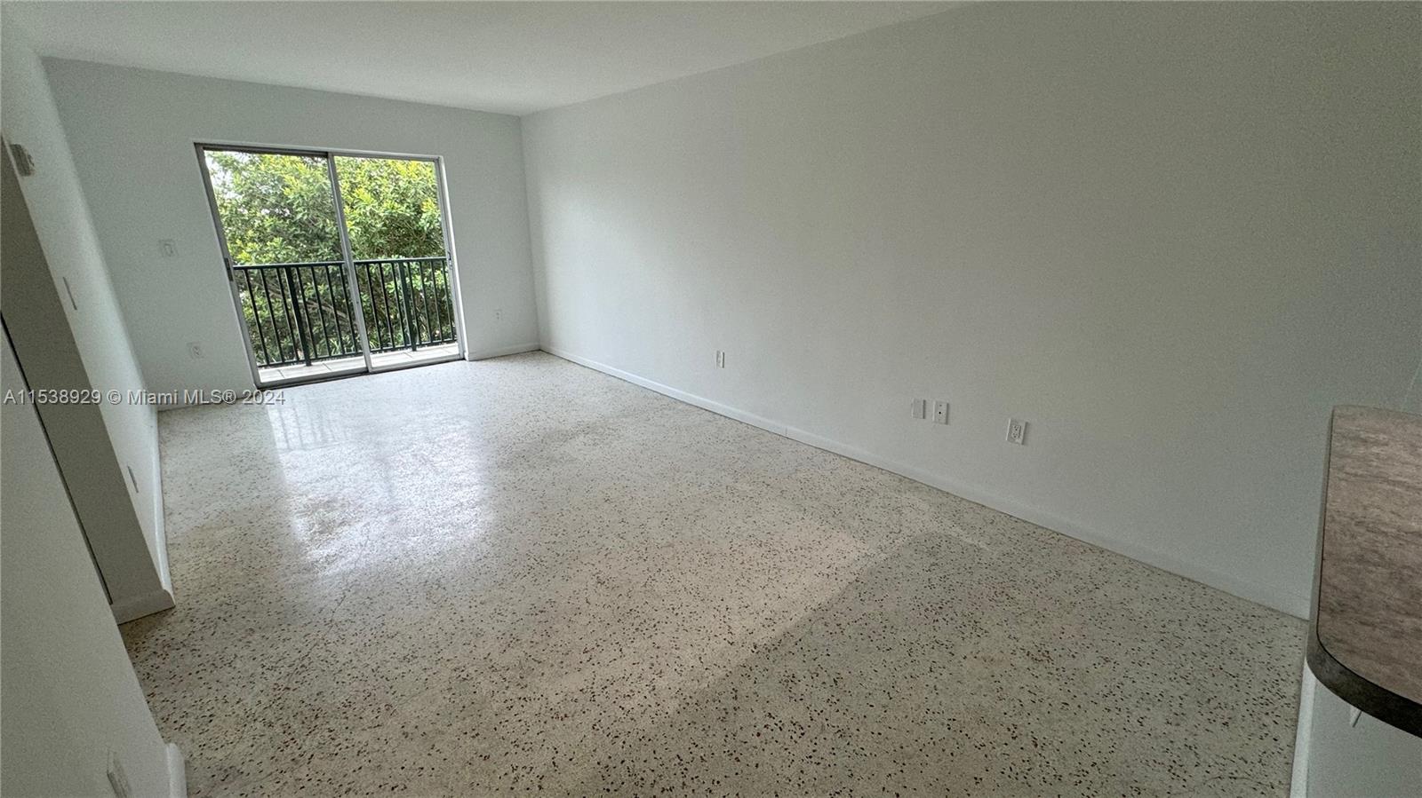 1530 SW 2nd St 401, Miami, Florida 33135, 2 Bedrooms Bedrooms, ,1 BathroomBathrooms,Residentiallease,For Rent,1530 SW 2nd St 401,A11538929