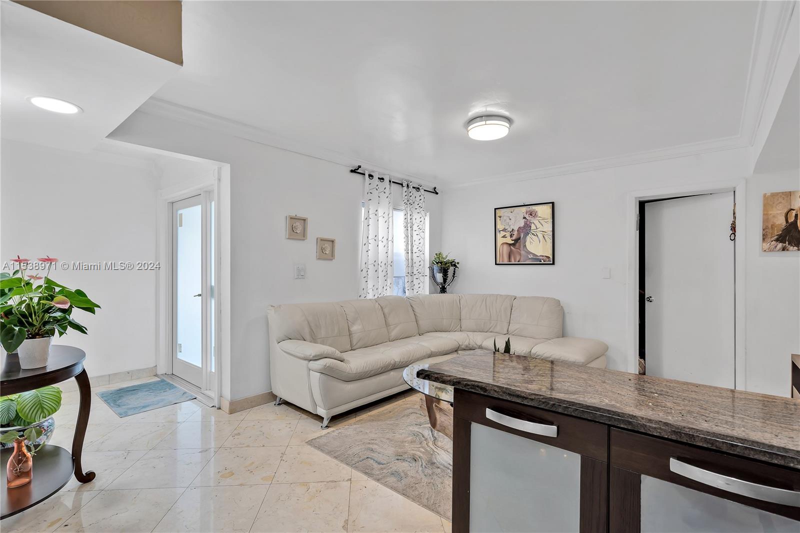 329 Poinciana Dr 909, Sunny Isles Beach, Florida 33160, 4 Bedrooms Bedrooms, ,3 BathroomsBathrooms,Residential,For Sale,329 Poinciana Dr 909,A11538971