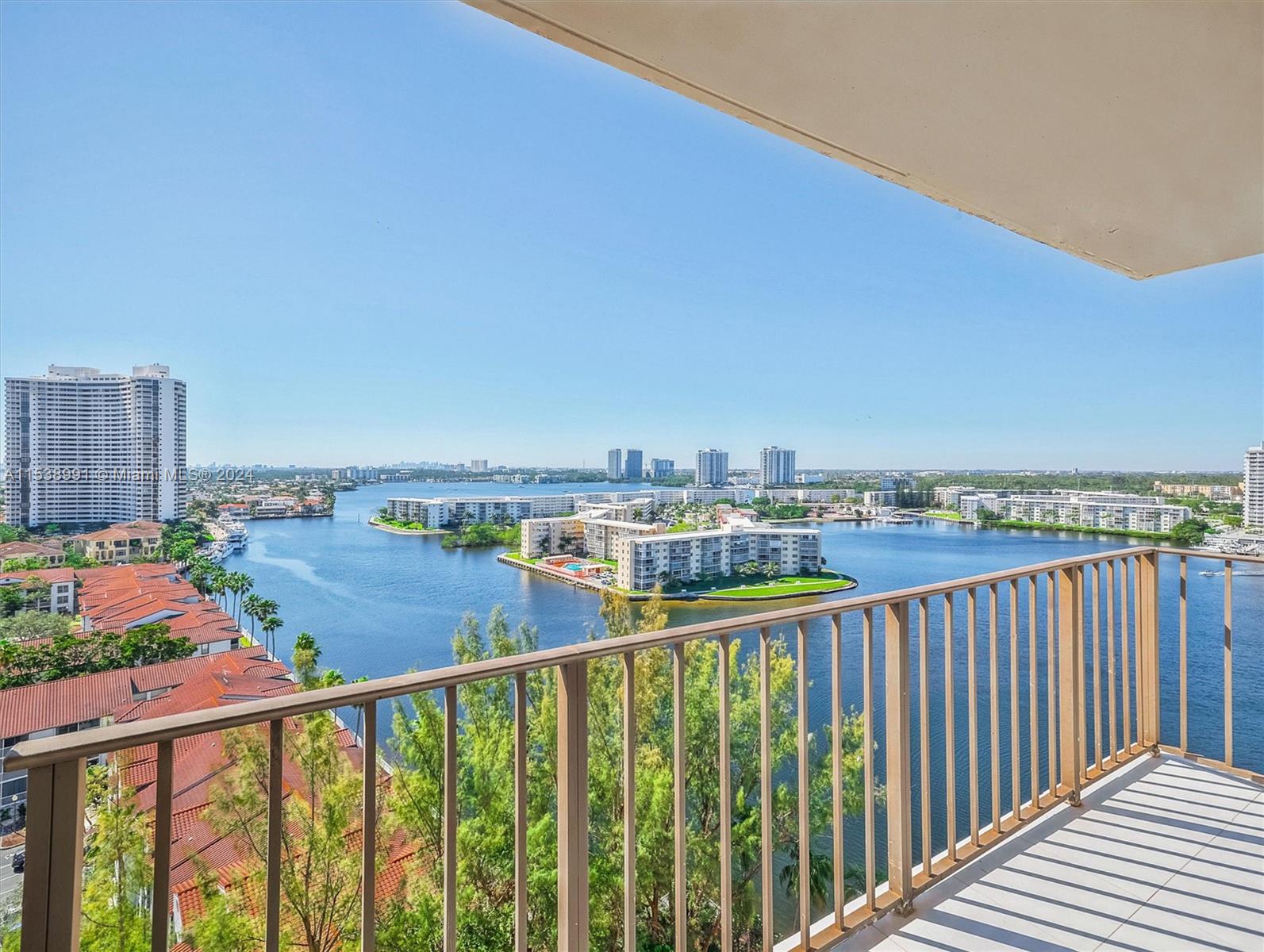 Aventura, FL, 33160 United States, 1 Bedroom Bedrooms, ,1 BathroomBathrooms,Residential,For Sale,A11538991