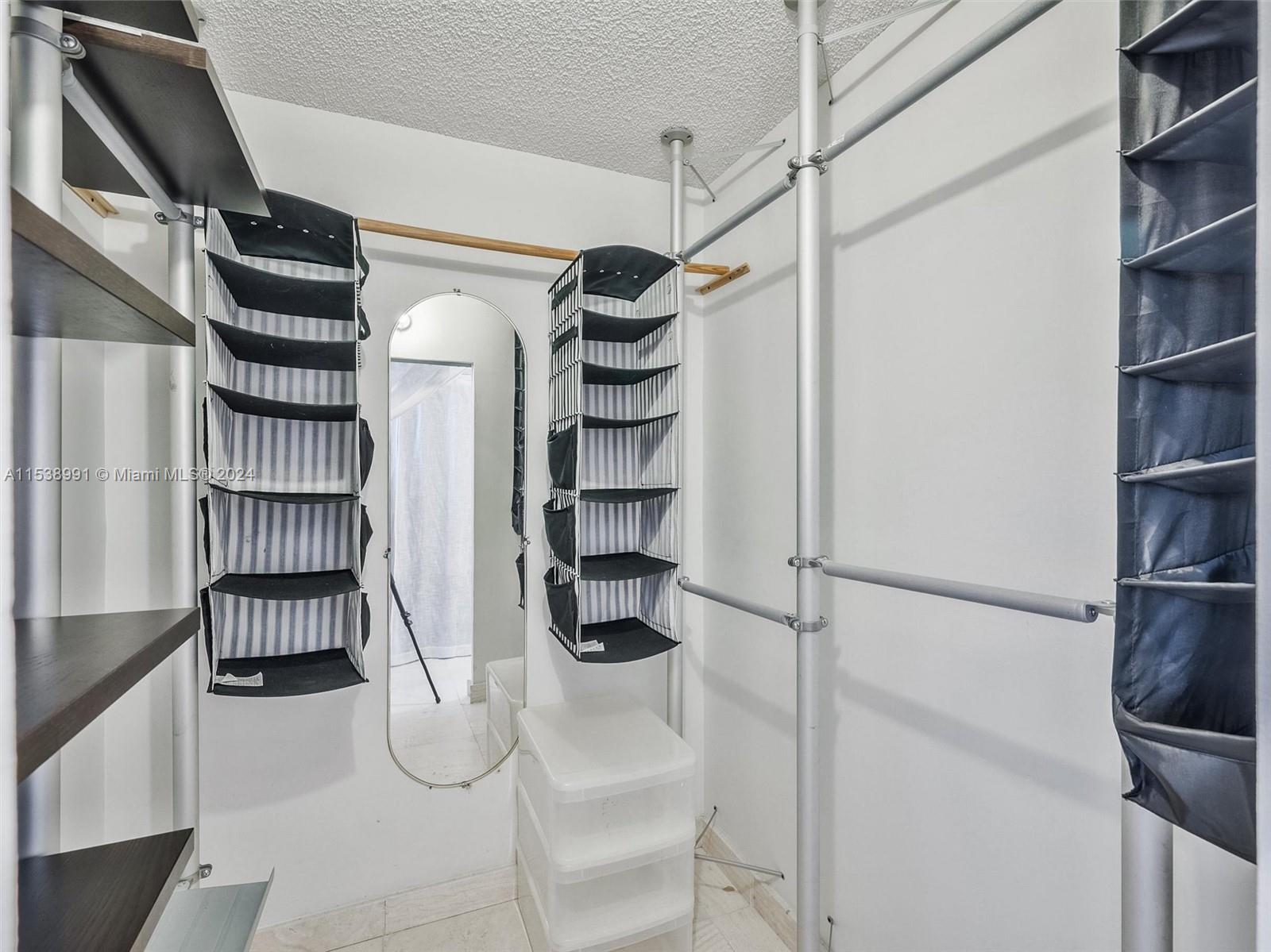 Aventura, FL, 33160 United States, 1 Bedroom Bedrooms, ,1 BathroomBathrooms,Residential,For Sale,A11538991