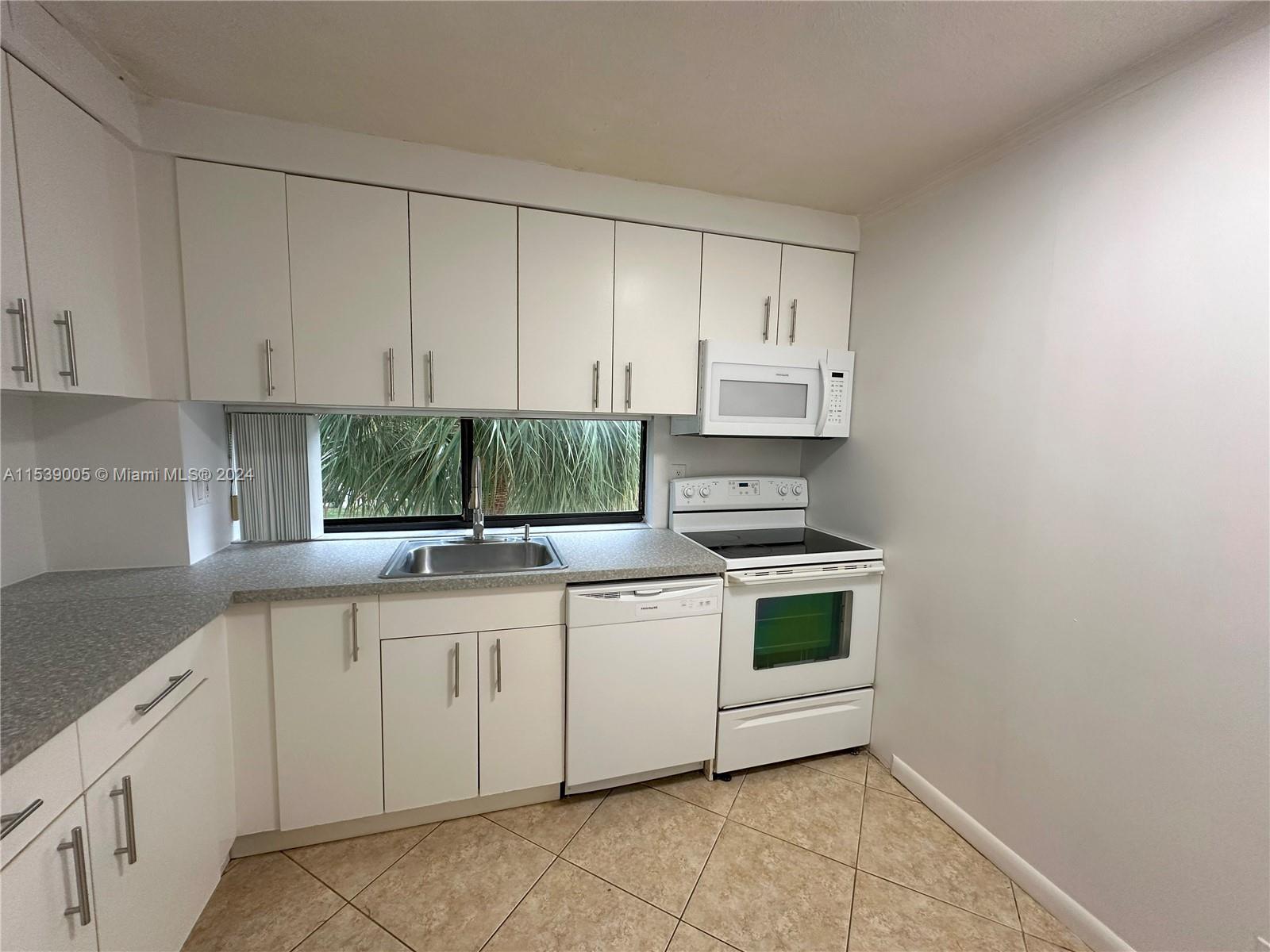 17021 Bay Rd, Sunny Isles Beach, FL, 33160 United States, 2 Bedrooms Bedrooms, ,2 BathroomsBathrooms,Residential,For Sale,Bay Rd,A11539005