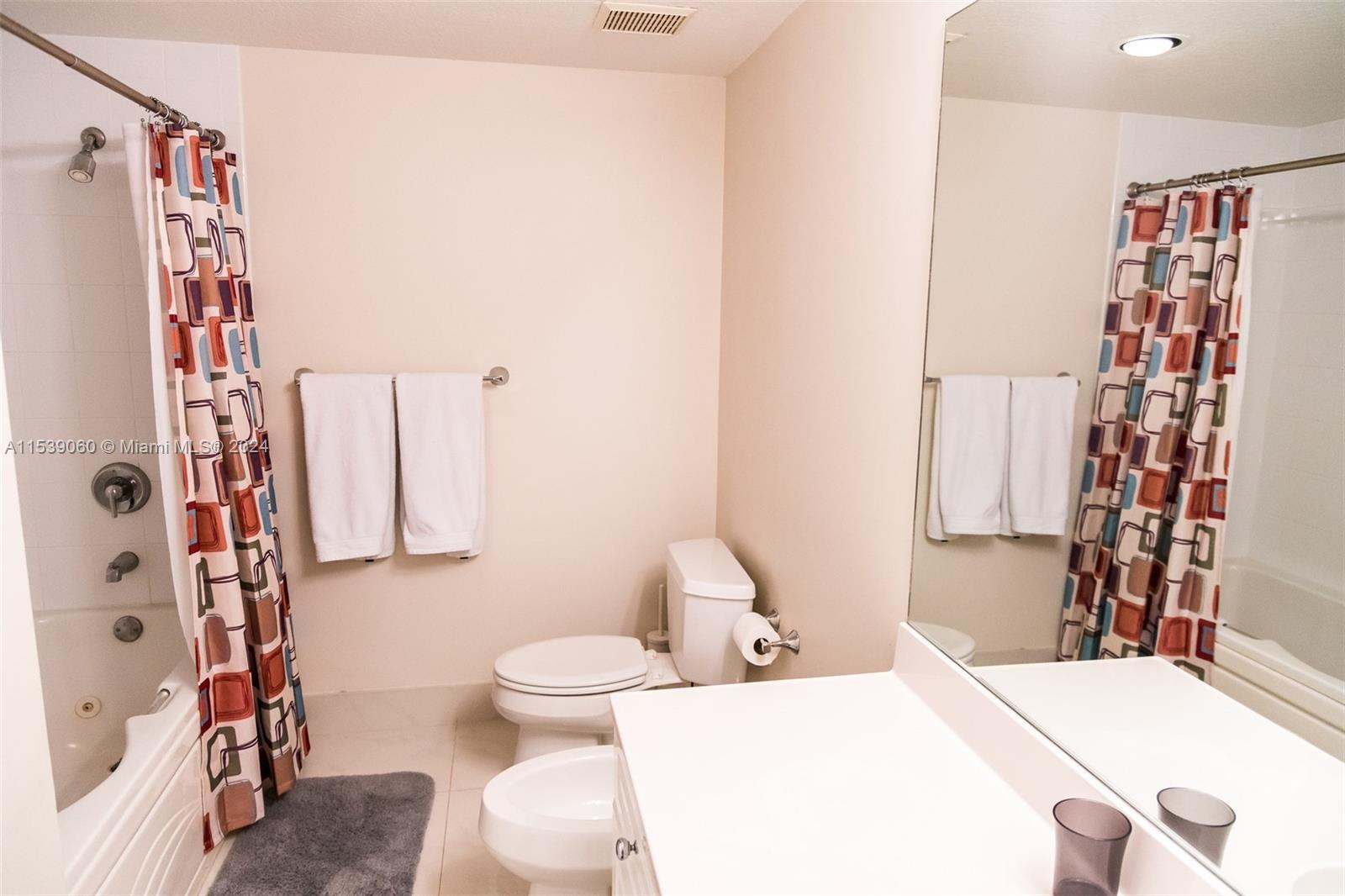 17050 N Bay Rd 405, Sunny Isles Beach, Florida 33160, 2 Bedrooms Bedrooms, ,2 BathroomsBathrooms,Residentiallease,For Rent,17050 N Bay Rd 405,A11539060