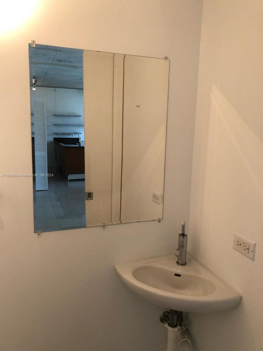 Miami, Florida 33137, 1 Bedroom Bedrooms, ,1 BathroomBathrooms,Residentiallease,For Rent,A11538994