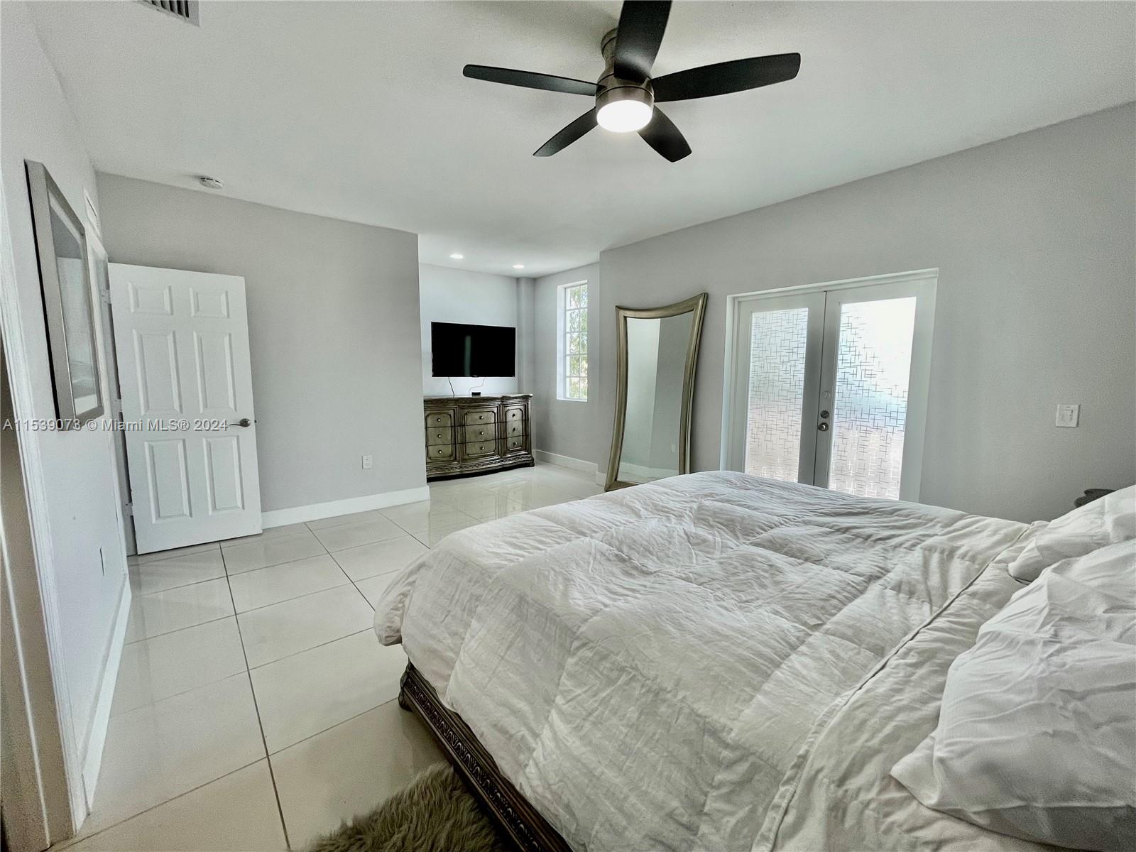 1714 Mayo St 0, Hollywood, Florida 33020, 3 Bedrooms Bedrooms, ,2 BathroomsBathrooms,Residentiallease,For Rent,1714 Mayo St 0,A11539073