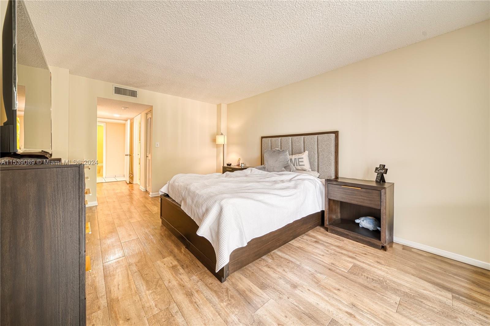 20860 San Simeon Way 403-6, Miami, Florida 33179, 1 Bedroom Bedrooms, ,1 BathroomBathrooms,Residentiallease,For Rent,20860 San Simeon Way 403-6,A11539089