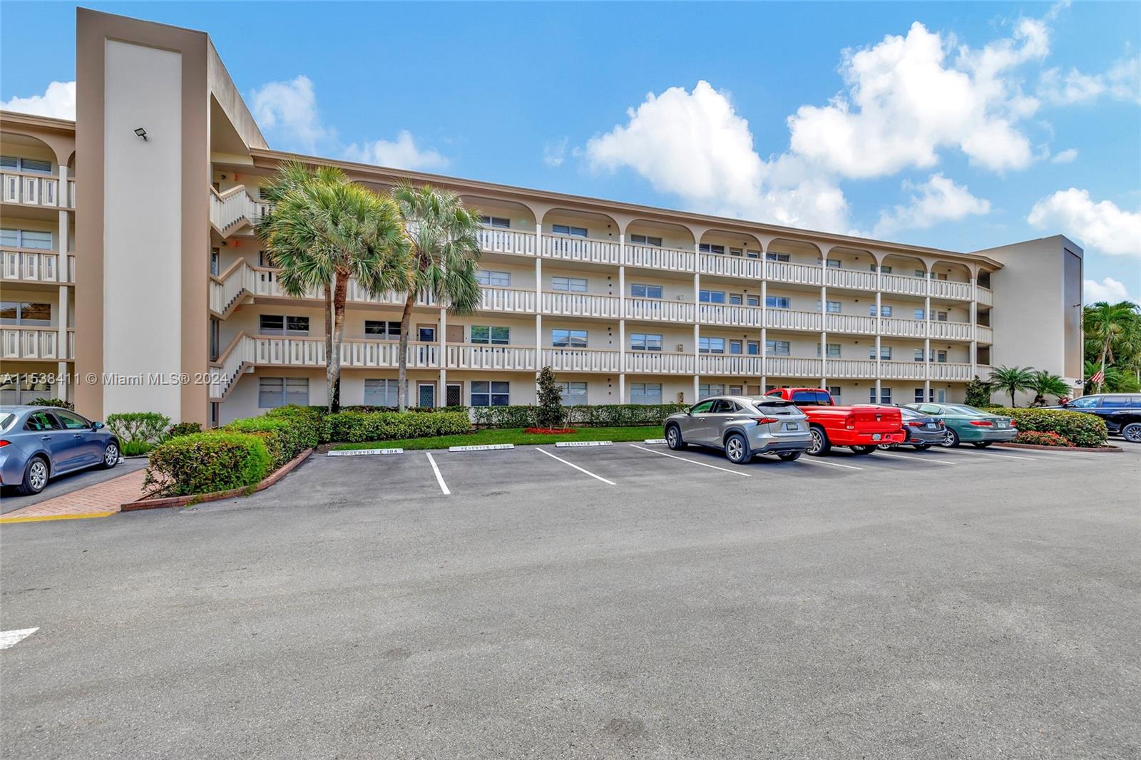2101 Lucaya Bnd E3, Coconut Creek, Florida 33066, 2 Bedrooms Bedrooms, ,2 BathroomsBathrooms,Residential,For Sale,2101 Lucaya Bnd E3,A11538411
