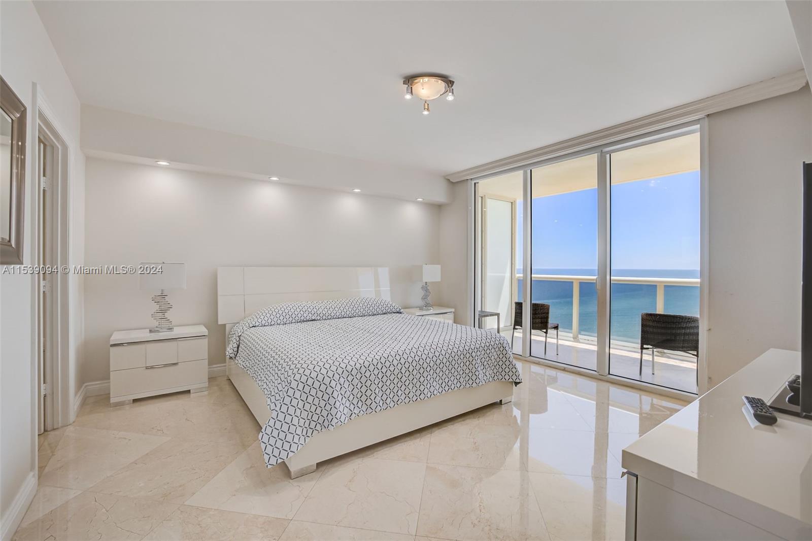 1830 S Ocean Dr 2004, Hallandale Beach, Florida 33009, 2 Bedrooms Bedrooms, ,3 BathroomsBathrooms,Residentiallease,For Rent,1830 S Ocean Dr 2004,A11539094