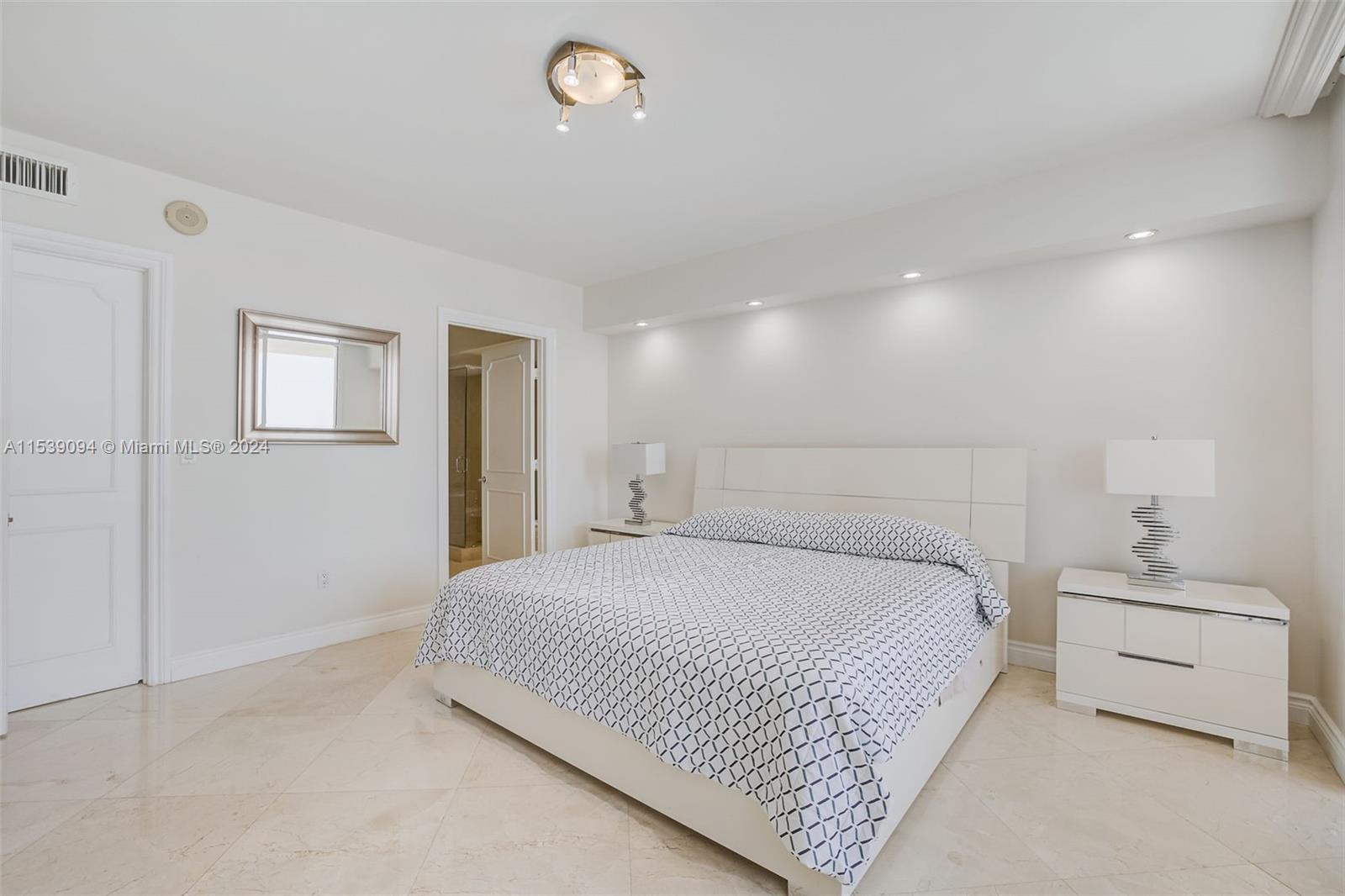 1830 S Ocean Dr 2004, Hallandale Beach, Florida 33009, 2 Bedrooms Bedrooms, ,3 BathroomsBathrooms,Residentiallease,For Rent,1830 S Ocean Dr 2004,A11539094