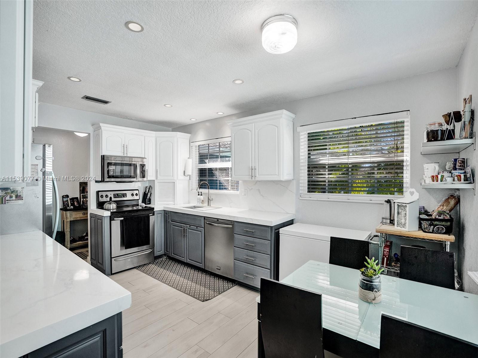 217 SE 5th St, Dania Beach, Florida 33004, 4 Bedrooms Bedrooms, ,3 BathroomsBathrooms,Residential,For Sale,217 SE 5th St,A11539077