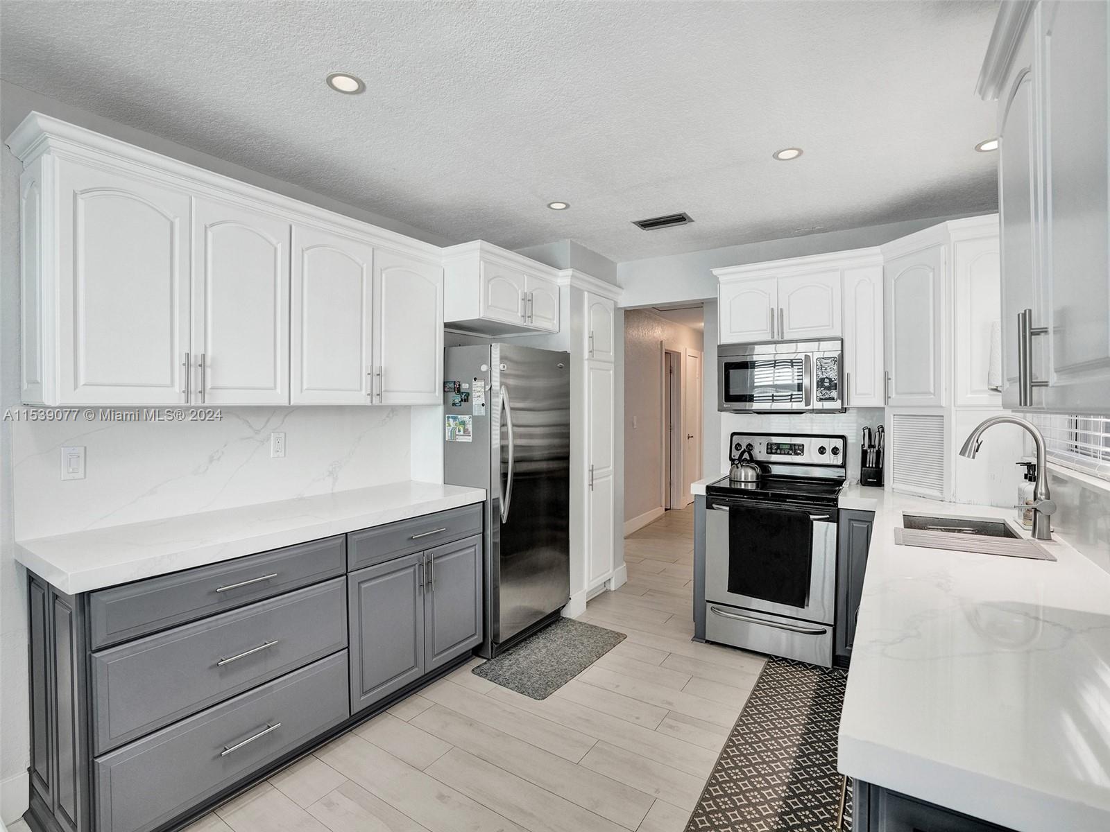 217 SE 5th St, Dania Beach, Florida 33004, 4 Bedrooms Bedrooms, ,3 BathroomsBathrooms,Residential,For Sale,217 SE 5th St,A11539077