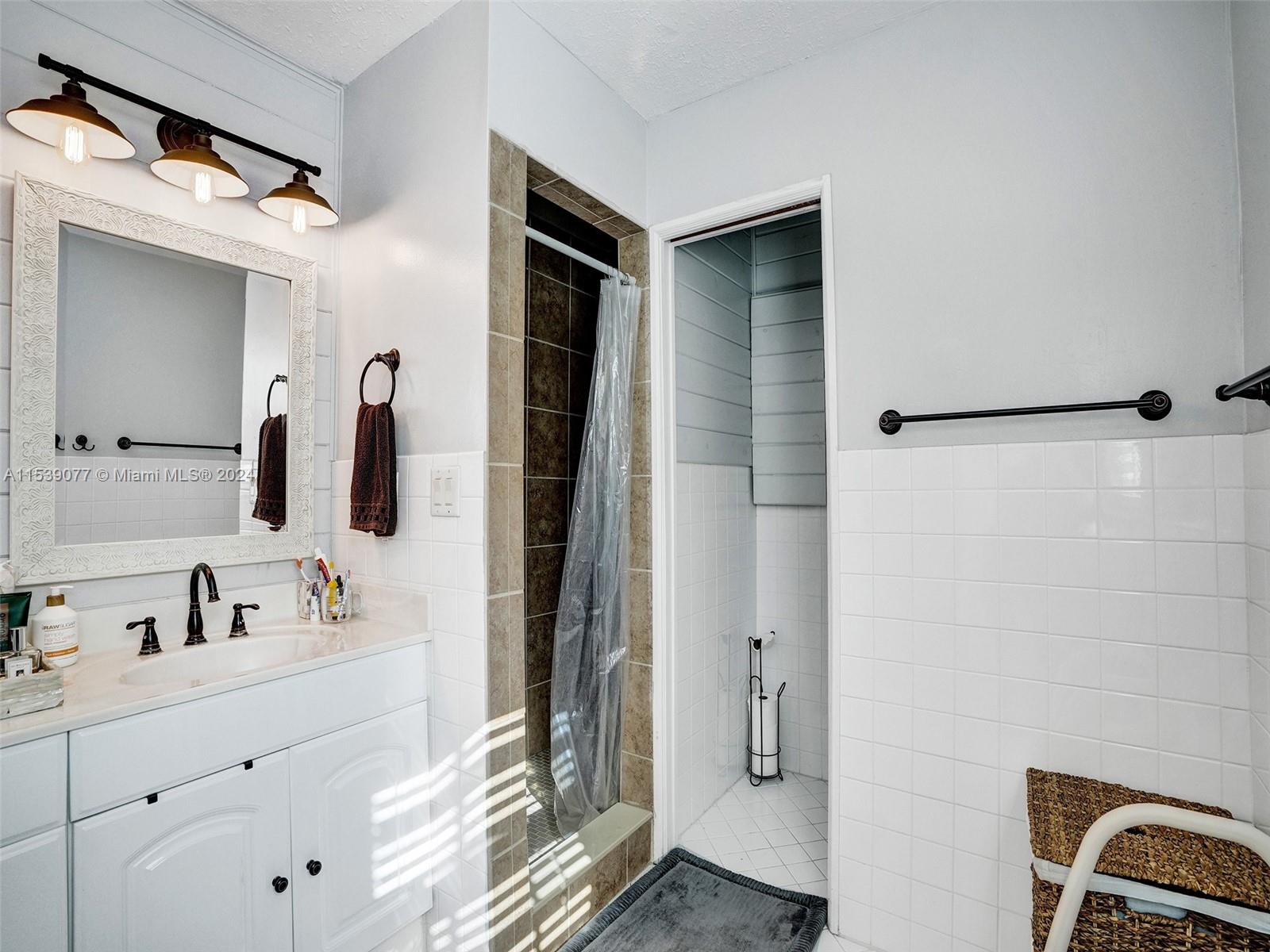 217 SE 5th St, Dania Beach, Florida 33004, 4 Bedrooms Bedrooms, ,3 BathroomsBathrooms,Residential,For Sale,217 SE 5th St,A11539077