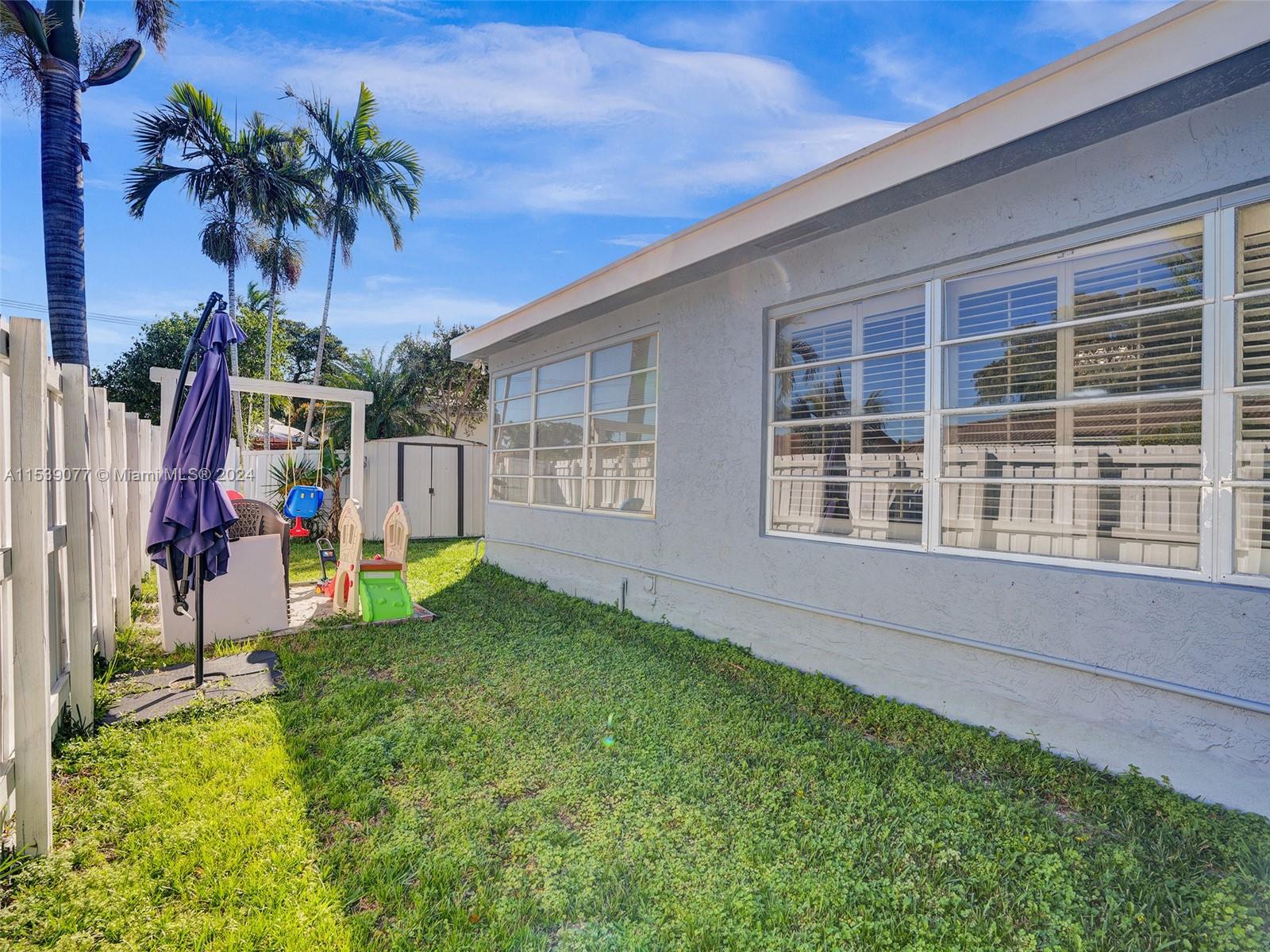 217 SE 5th St, Dania Beach, Florida 33004, 4 Bedrooms Bedrooms, ,3 BathroomsBathrooms,Residential,For Sale,217 SE 5th St,A11539077