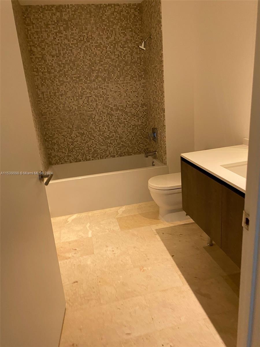 68 SE 6th St 3604, Miami, Florida 33131, 3 Bedrooms Bedrooms, ,3 BathroomsBathrooms,Residentiallease,For Rent,68 SE 6th St 3604,A11539098