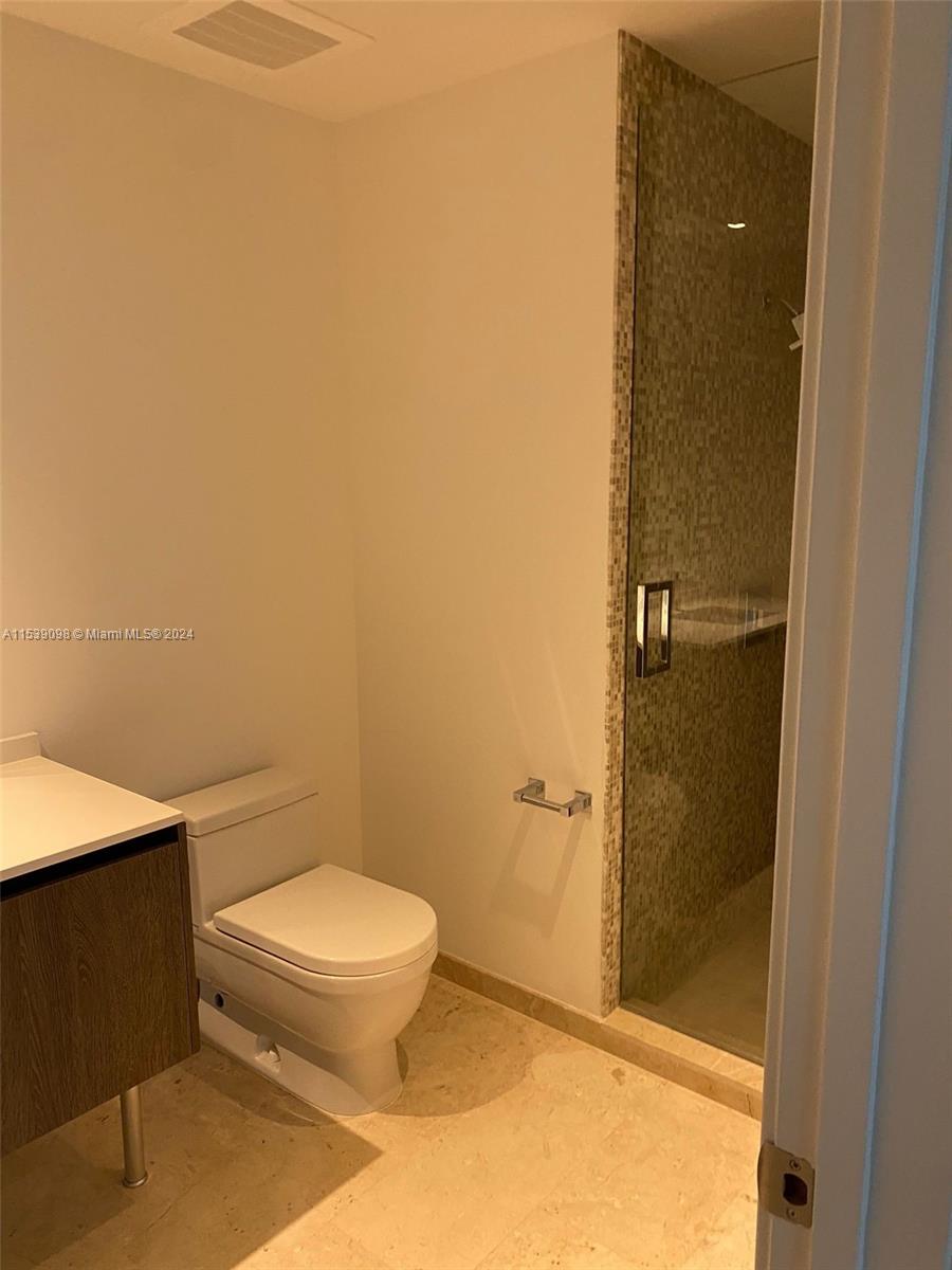 68 SE 6th St 3604, Miami, Florida 33131, 3 Bedrooms Bedrooms, ,3 BathroomsBathrooms,Residentiallease,For Rent,68 SE 6th St 3604,A11539098