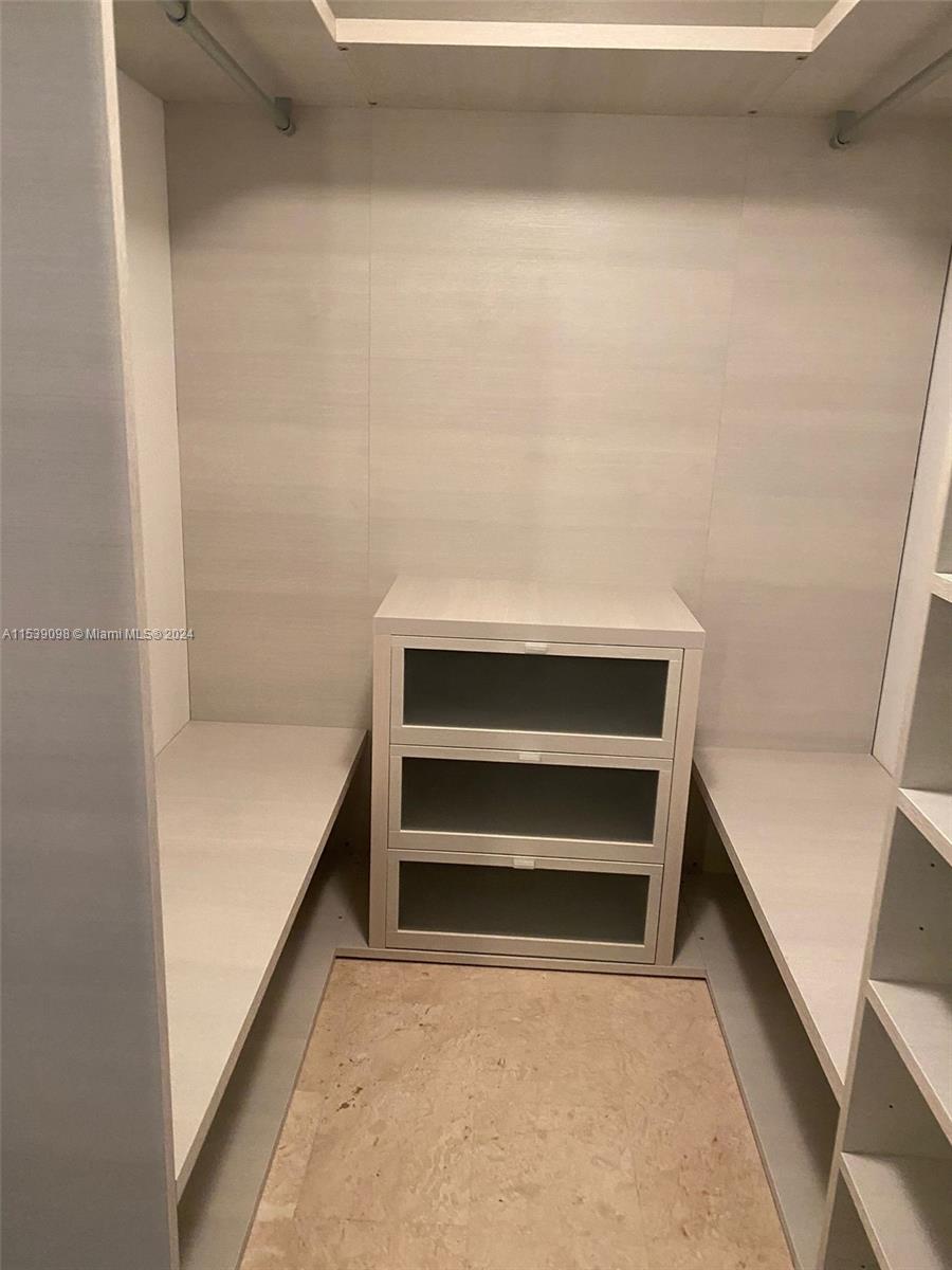 68 SE 6th St 3604, Miami, Florida 33131, 3 Bedrooms Bedrooms, ,3 BathroomsBathrooms,Residentiallease,For Rent,68 SE 6th St 3604,A11539098