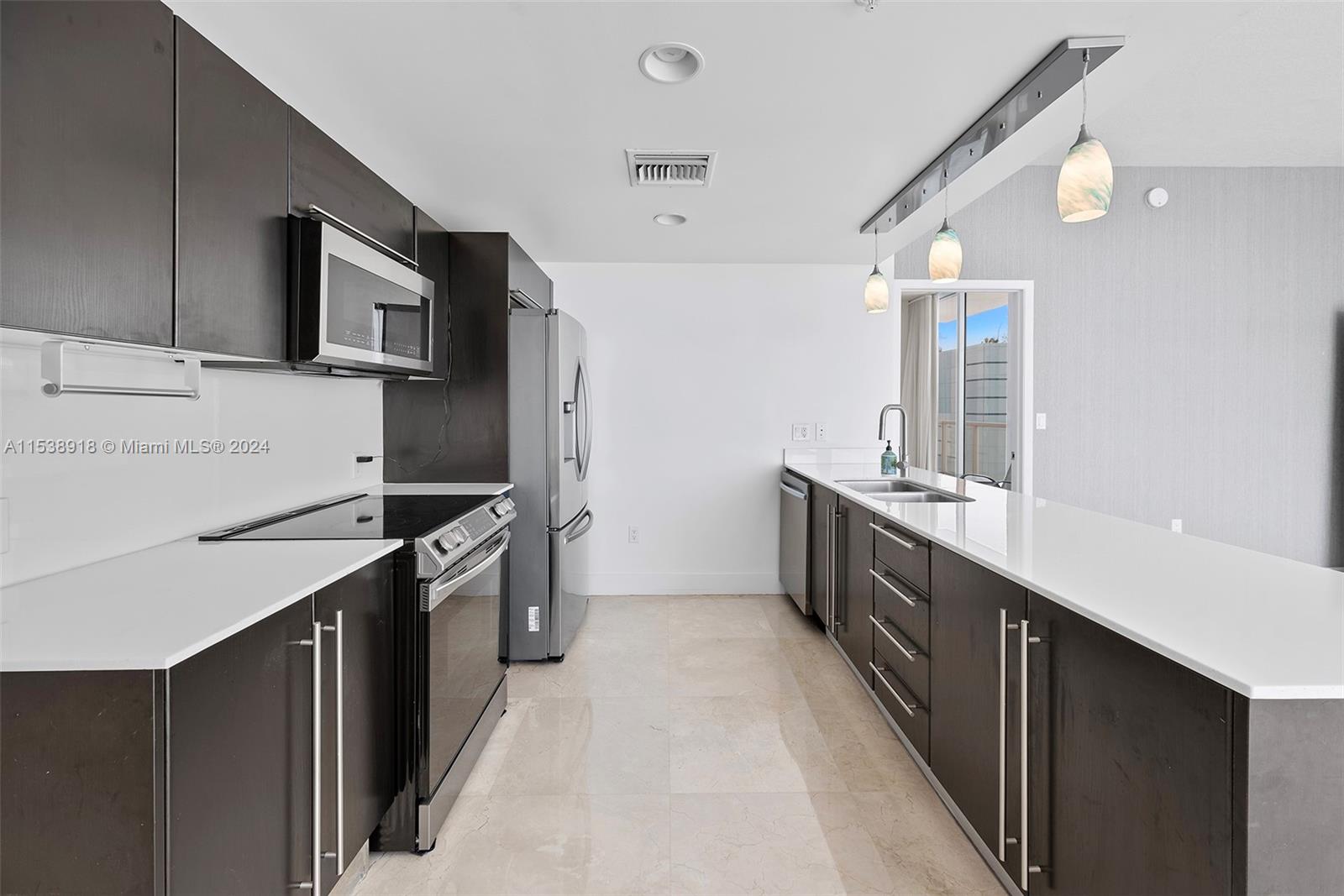 665 NE 25th St 506, Miami, Florida 33137, 3 Bedrooms Bedrooms, ,3 BathroomsBathrooms,Residentiallease,For Rent,665 NE 25th St 506,A11538918