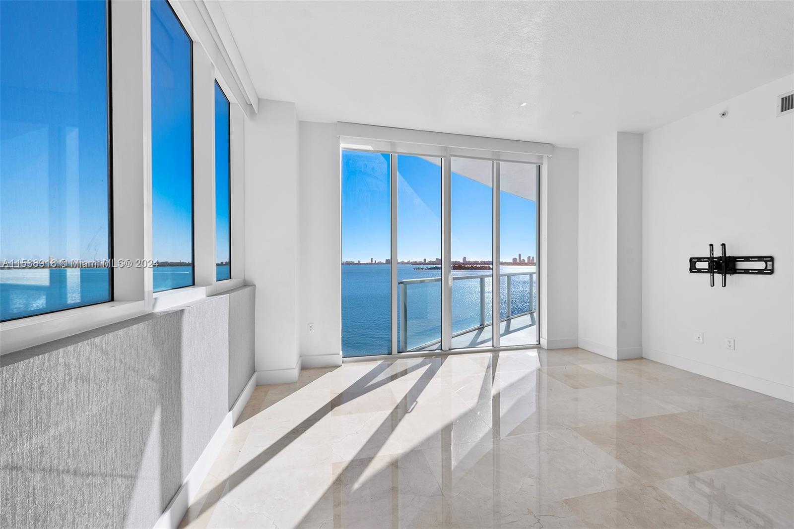 665 NE 25th St 506, Miami, Florida 33137, 3 Bedrooms Bedrooms, ,3 BathroomsBathrooms,Residentiallease,For Rent,665 NE 25th St 506,A11538918