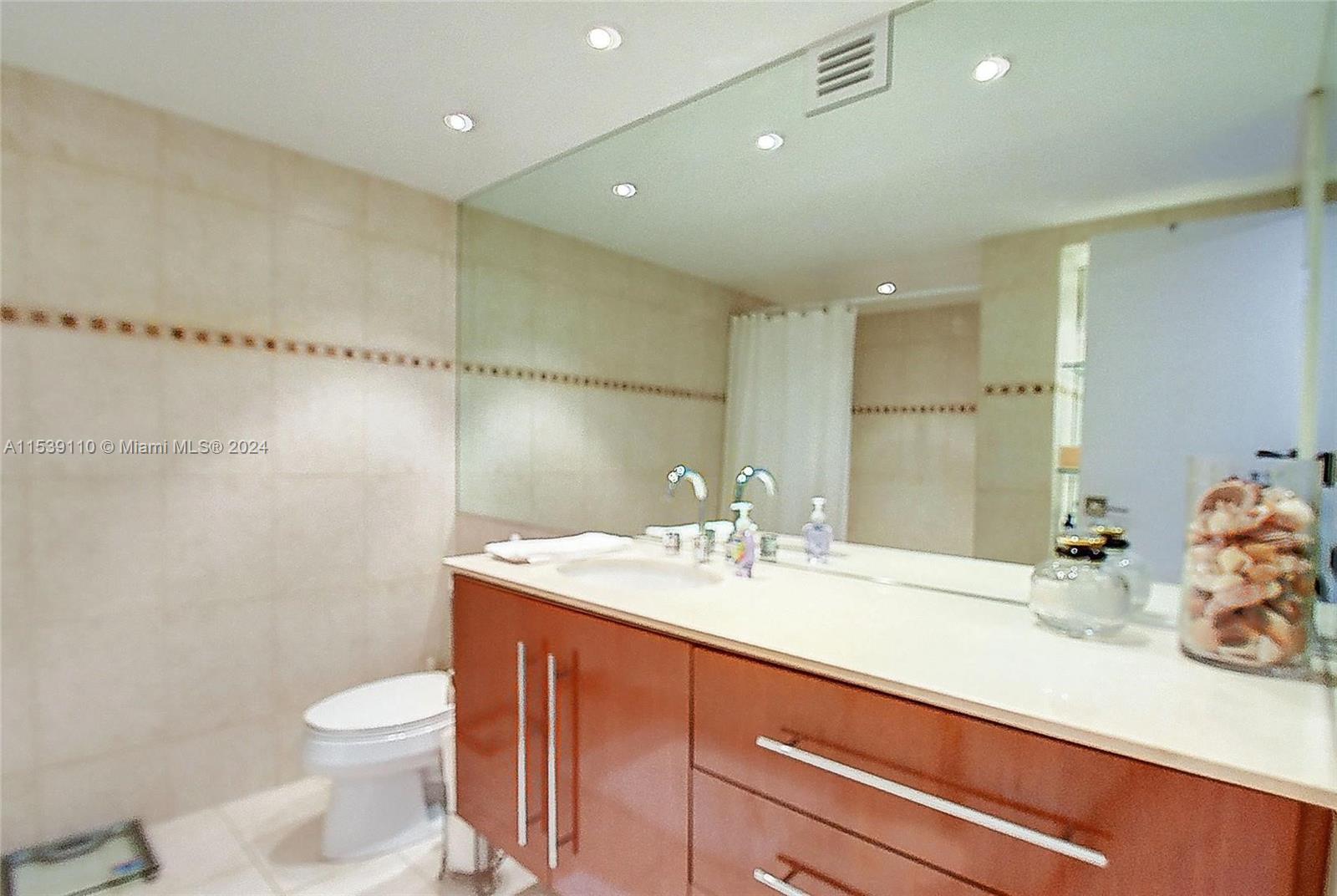 2049 S OCEAN 702E, Hallandale Beach, Florida 33009, 2 Bedrooms Bedrooms, ,2 BathroomsBathrooms,Residential,For Sale,2049 S OCEAN 702E,A11539110