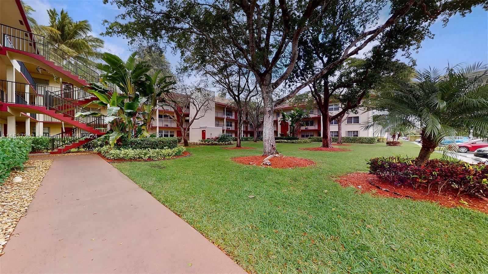 200 132nd Way, Pembroke Pines, FL, 33027 United States, 2 Bedrooms Bedrooms, ,2 BathroomsBathrooms,Residential,For Sale,132nd Way,A11537203