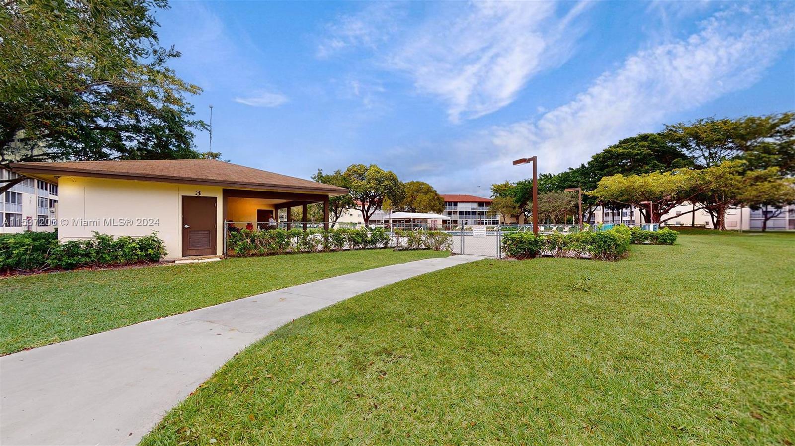 200 132nd Way, Pembroke Pines, FL, 33027 United States, 2 Bedrooms Bedrooms, ,2 BathroomsBathrooms,Residential,For Sale,132nd Way,A11537203