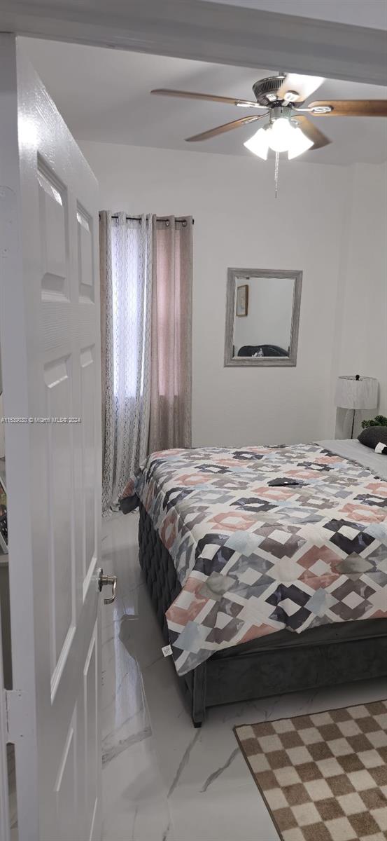 642 SE 37th Pl, Homestead, Florida 33033, 5 Bedrooms Bedrooms, ,3 BathroomsBathrooms,Residential,For Sale,642 SE 37th Pl,A11539030