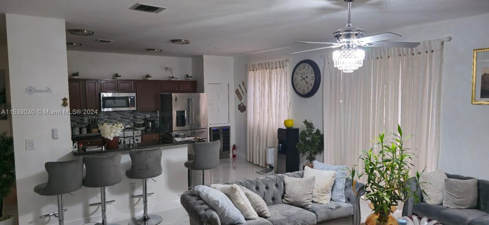 642 SE 37th Pl, Homestead, Florida 33033, 5 Bedrooms Bedrooms, ,3 BathroomsBathrooms,Residential,For Sale,642 SE 37th Pl,A11539030