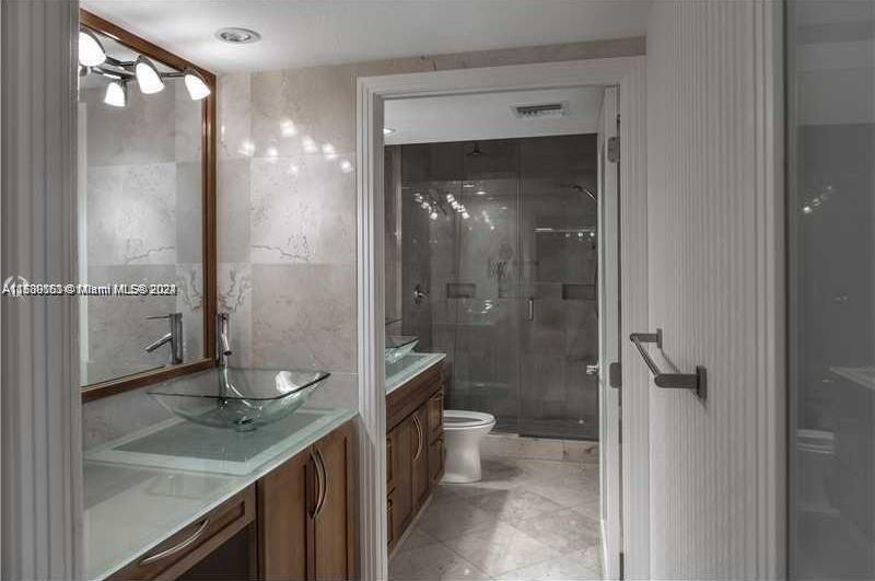 600 Three Islands Blvd 108, Hallandale Beach, Florida 33009, 2 Bedrooms Bedrooms, ,2 BathroomsBathrooms,Residentiallease,For Rent,600 Three Islands Blvd 108,A11539153